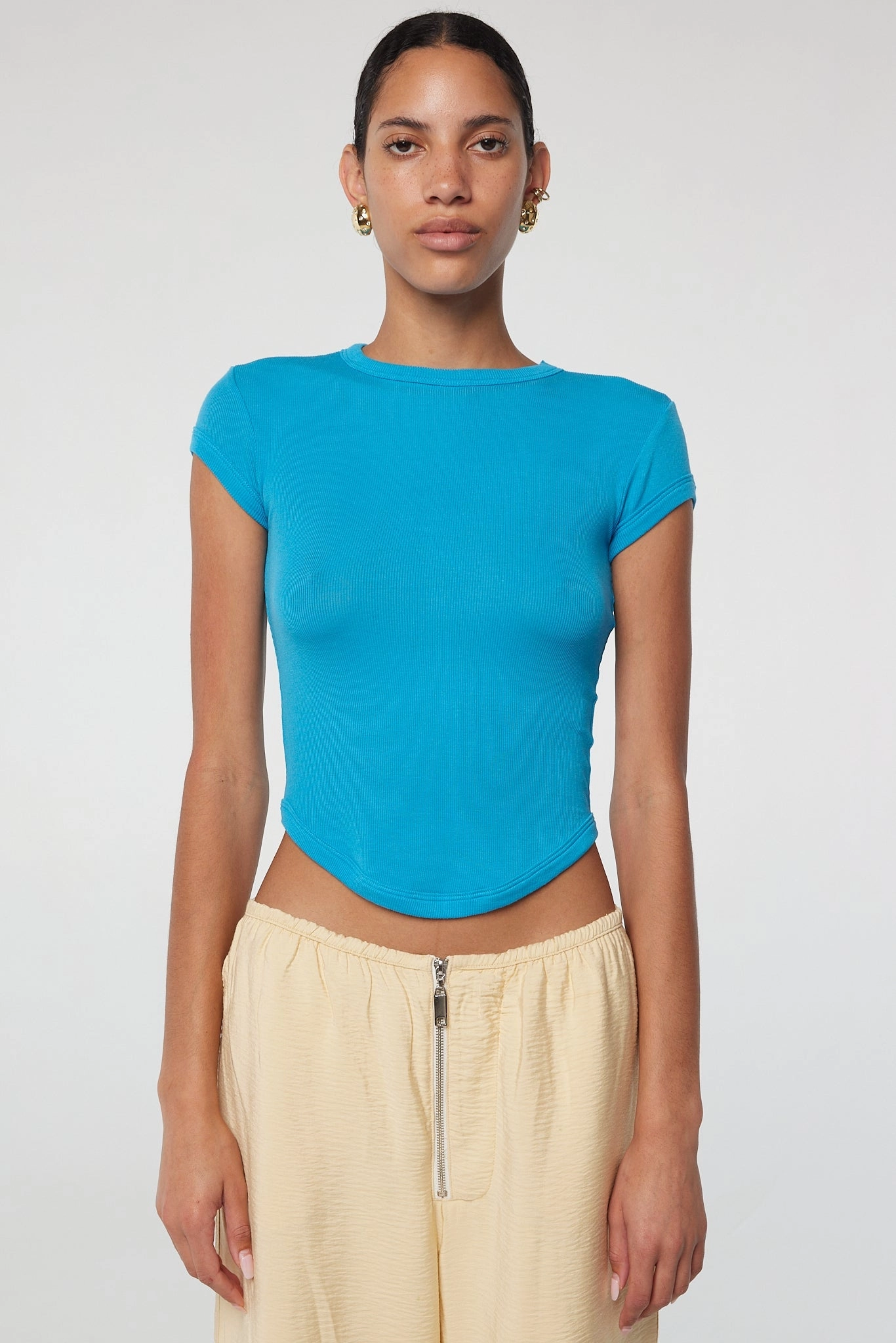LAVI T-SHIRT Flexible Cuffs Versatile Layering