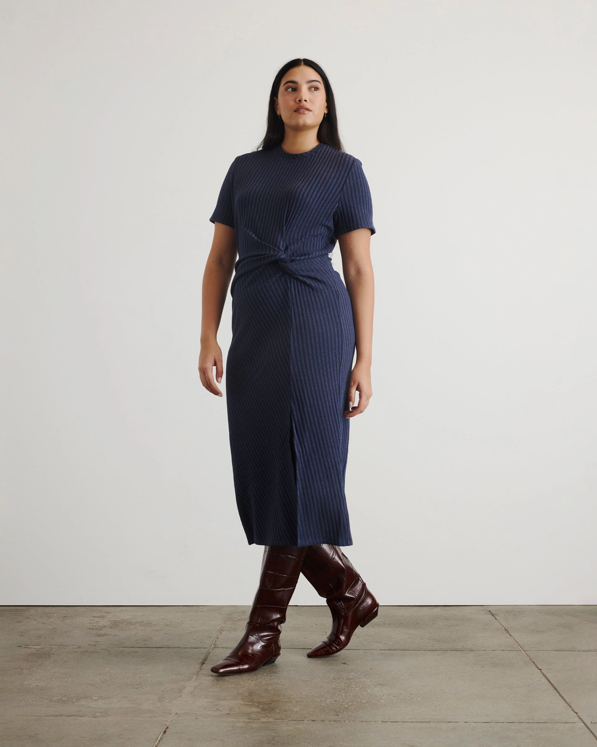 Seasonal Mood photo look Flint Dress