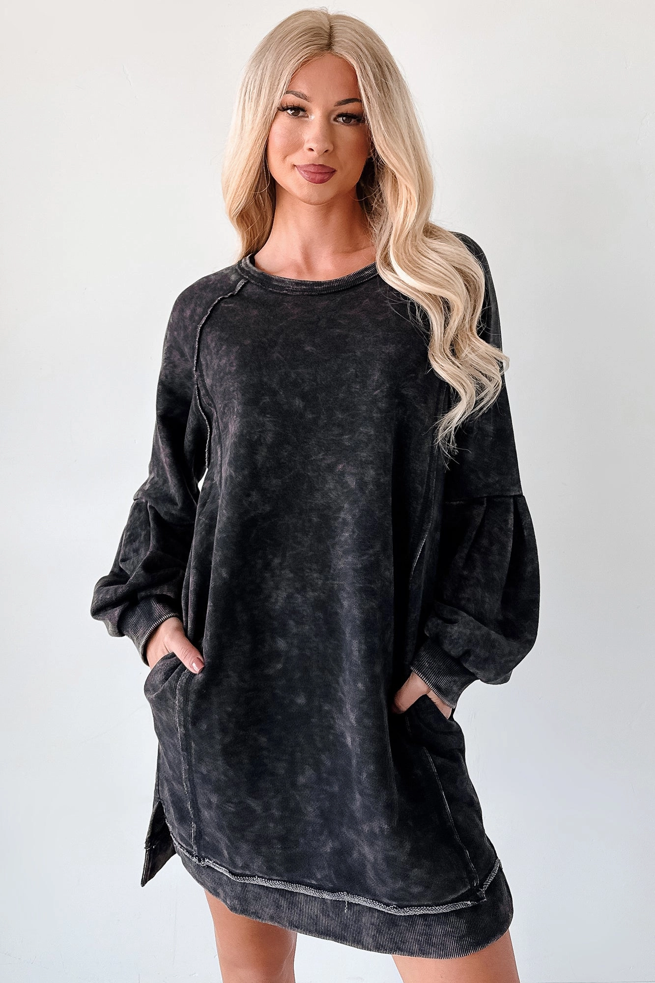 Sustainable-Lining Laid-Back Glow Mineral Wash Long Sleeve Dress (Black)