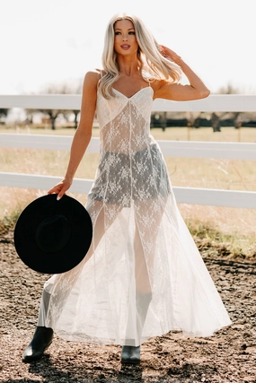 Flattering Wearable Glamorous Edge Floral Lace Maxi Dress (Cream)
