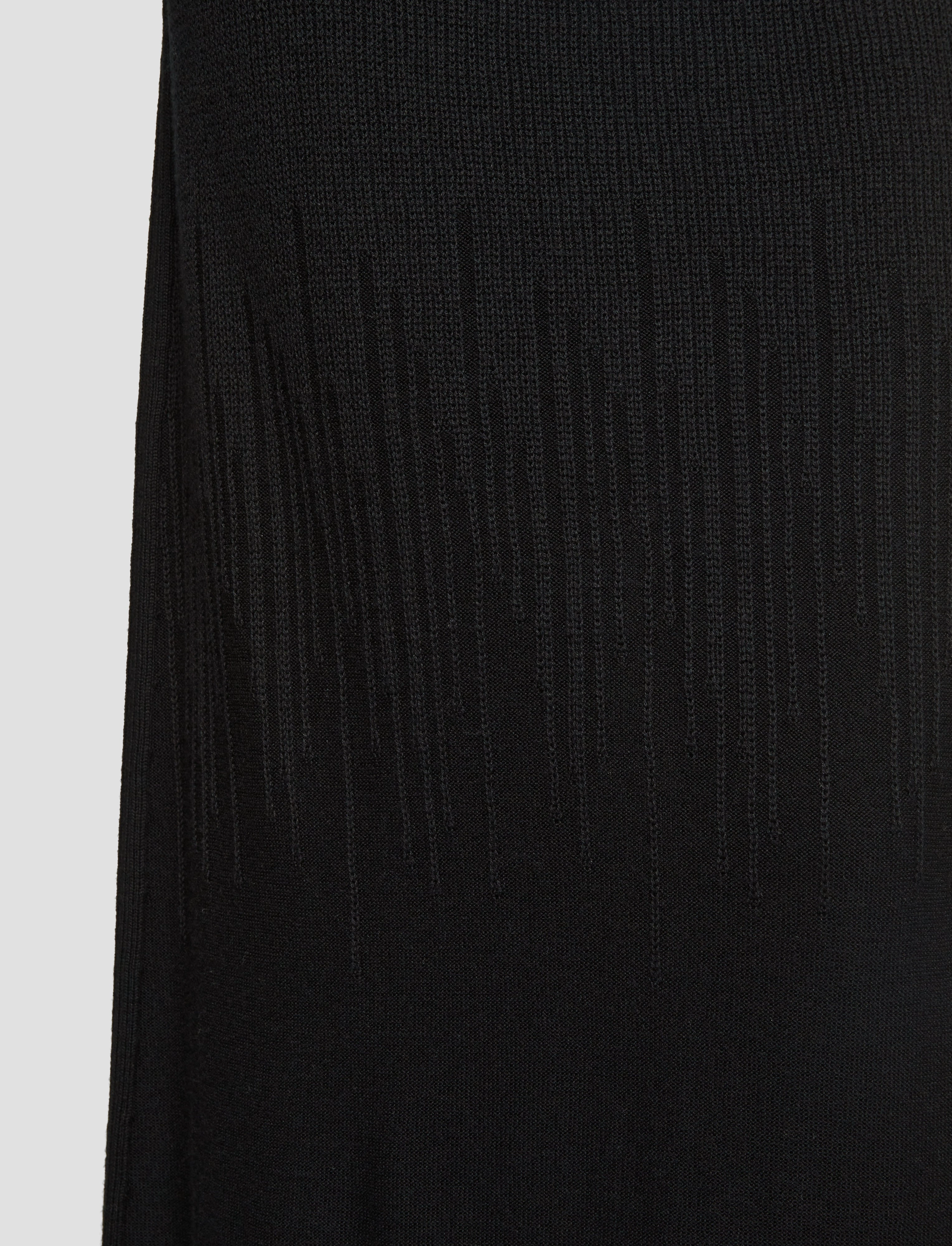 Relaxed Look Low Rise Gradient Stitch Skirt