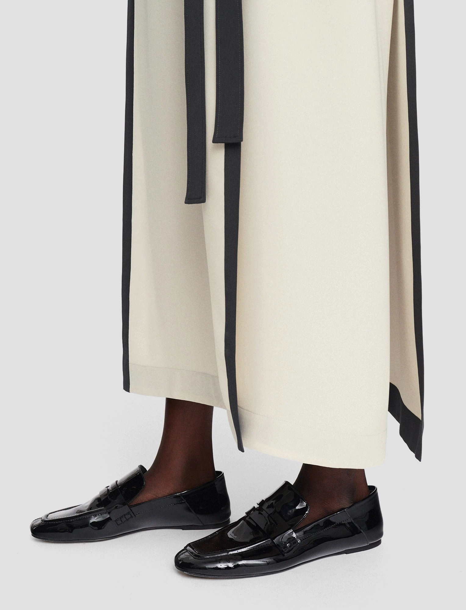 Breathable Feel Heavy Silk Crepe Animation Muguet Dress