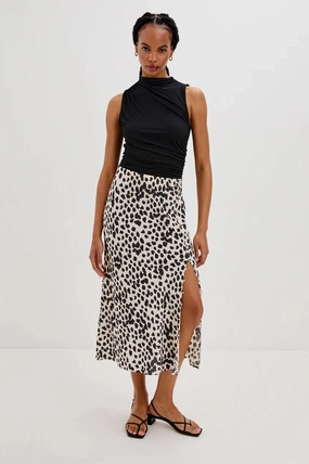 Hepburn Skirt Taupe Spotted Cozy Outfit