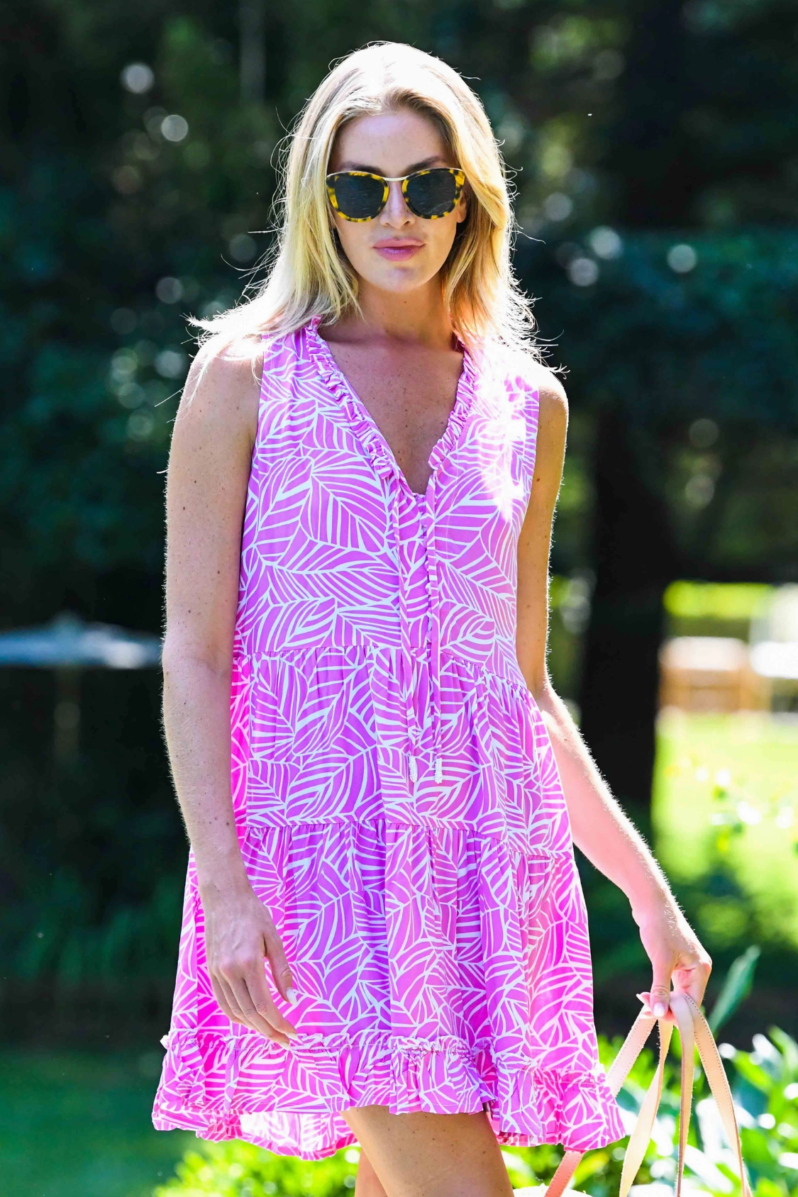 Kaia Dress Short / Magenta Leaf Fresh Tones Beach Walk