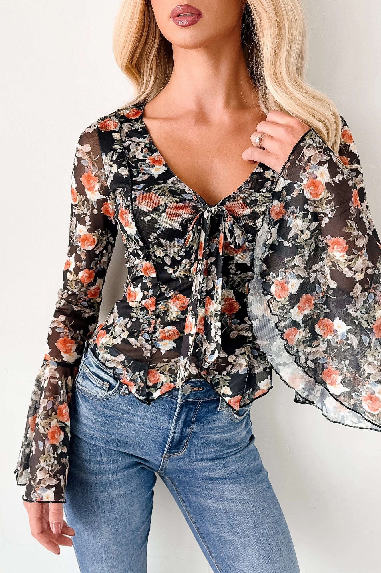 preshrunk Holding Wildflowers Bell Sleeve Floral Top (Black)