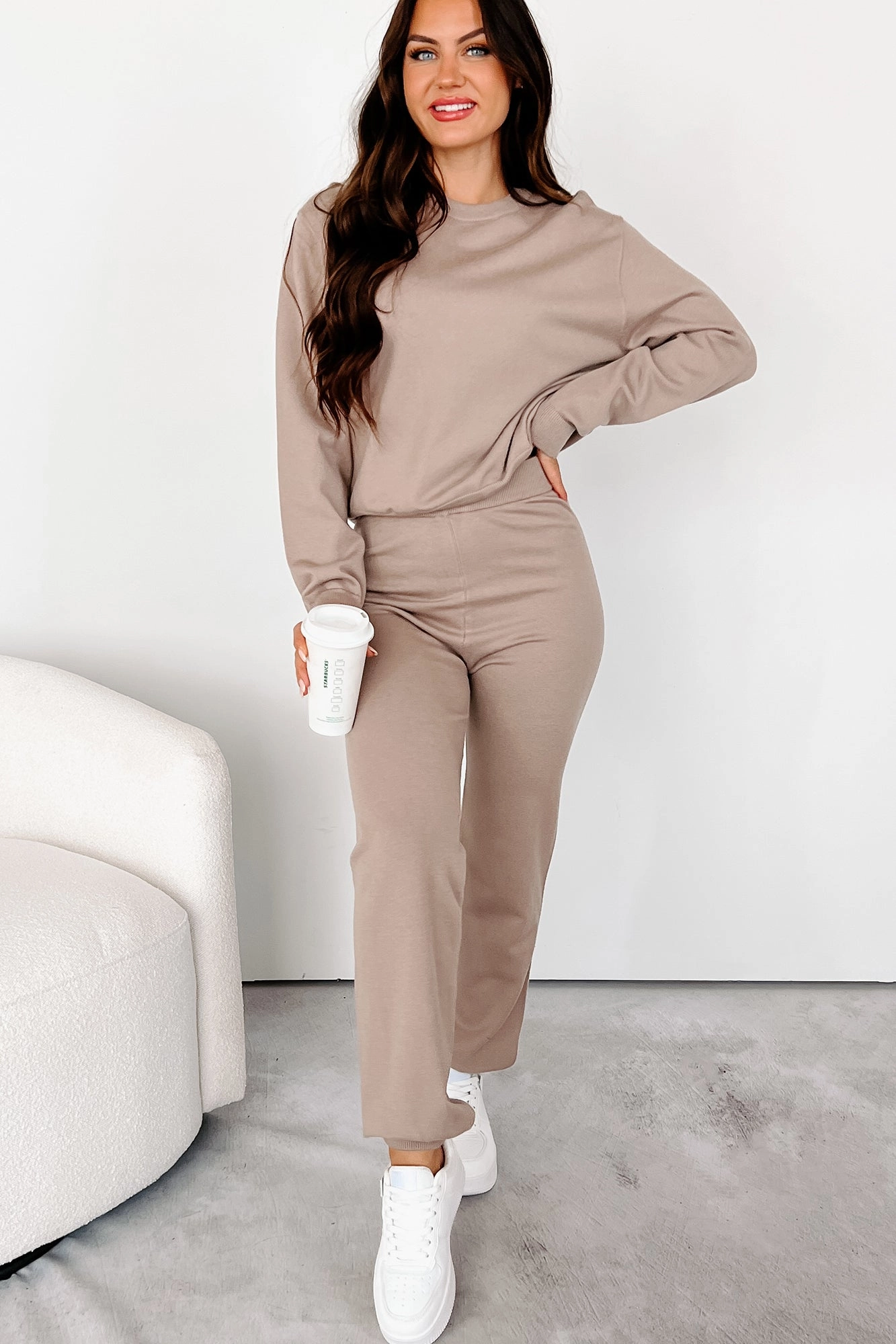 Curved Hemline Comfortable Wear Honoring The Ordinary Crewneck Sweater (Coca Mocha)