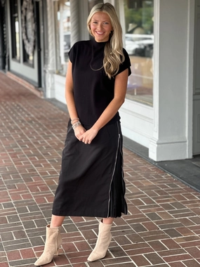 Jelani Pleated Zipper Sides Skirt in Black Monochrome Outfit Neat Look