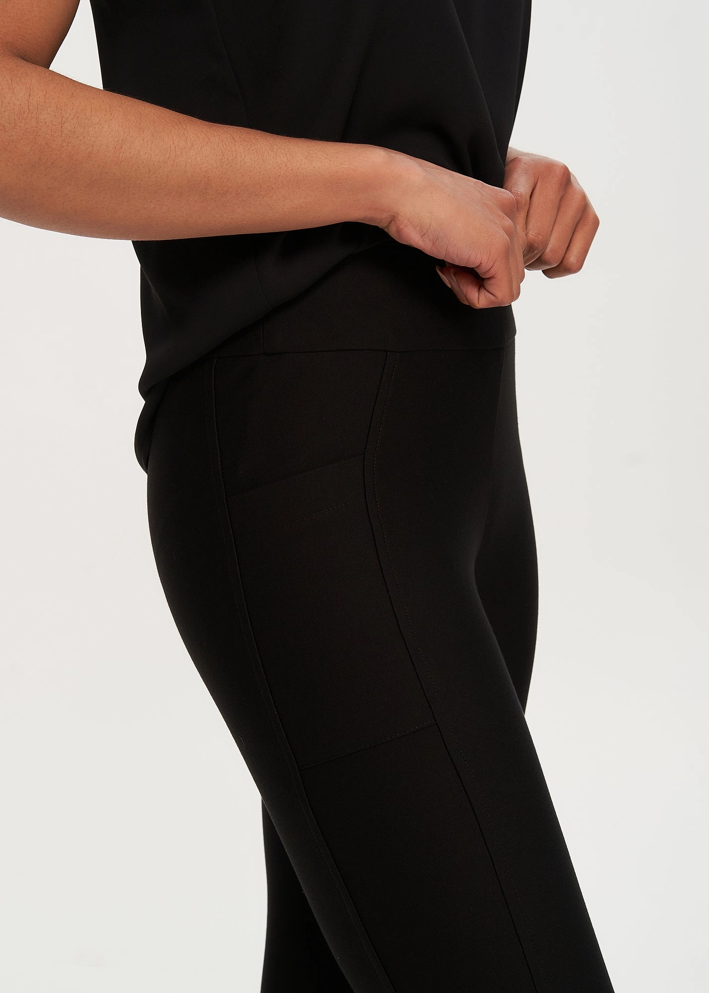 Easy Care SeamlessConstruction Jessica Black Biker Pant With Side Pockets