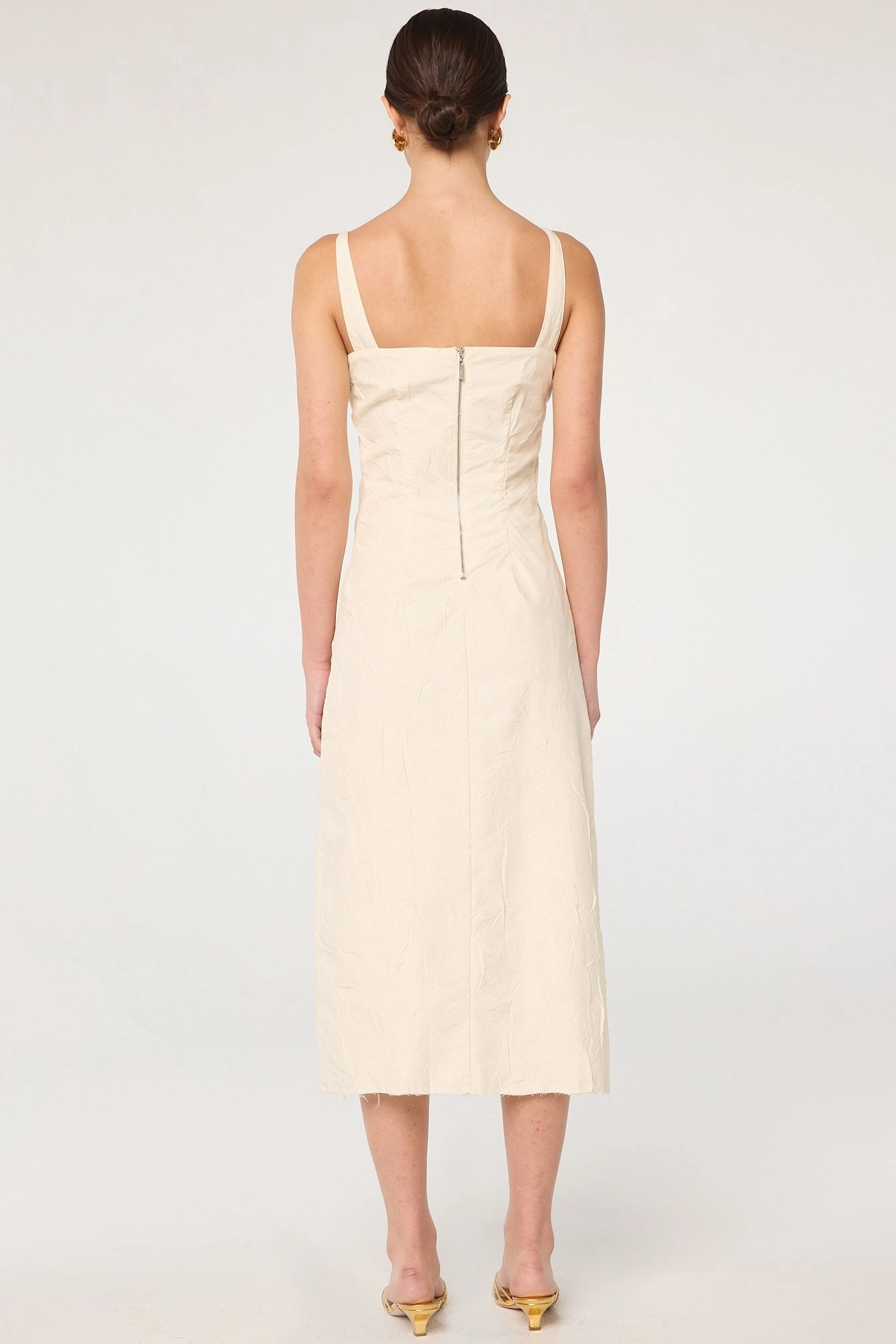 JULIETA DRESS Calm Tone Bright Vibe