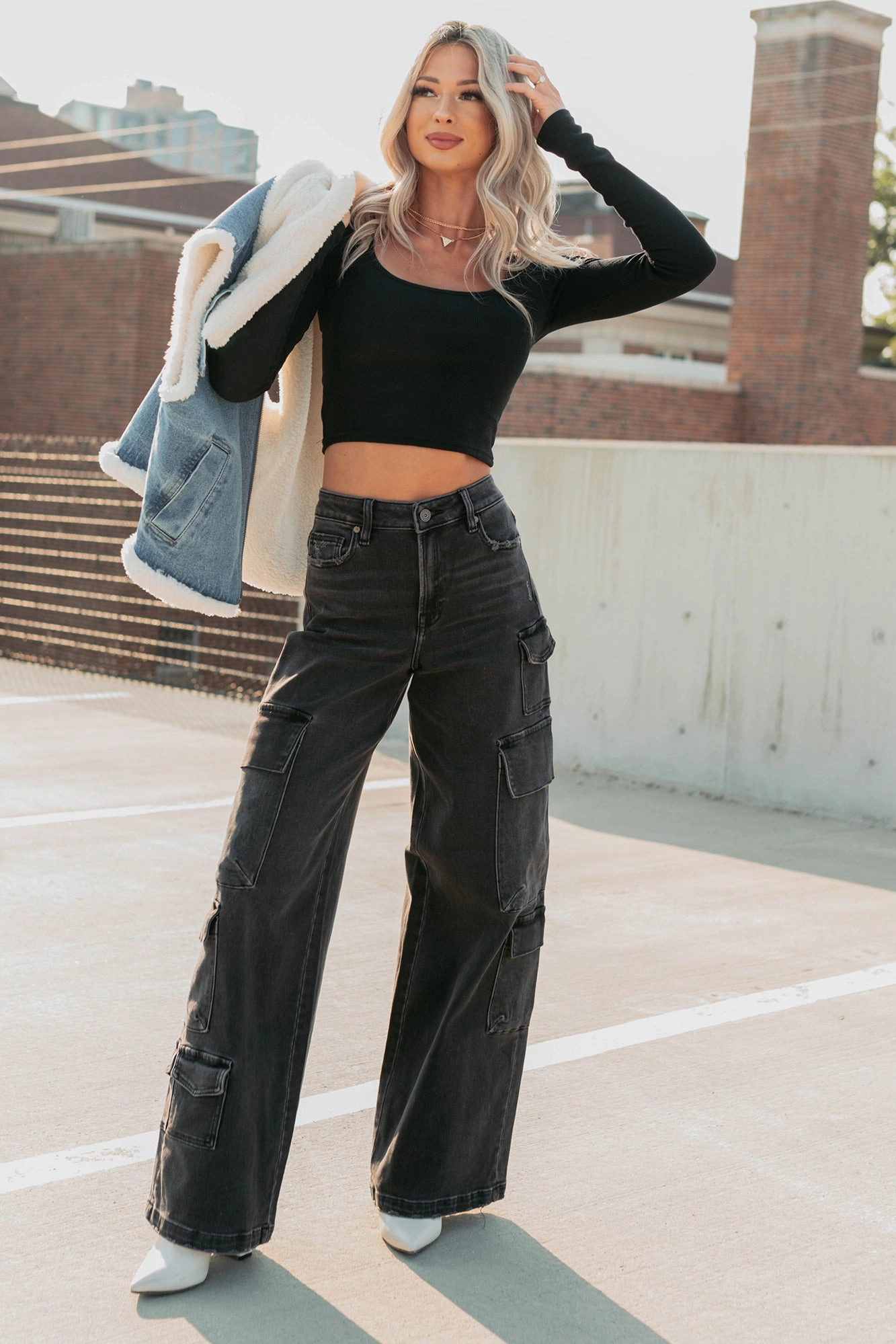 StainResistantCoating Breathable Mesh Panels Kayla High Rise Cargo Hidden Jeans (Charcoal)