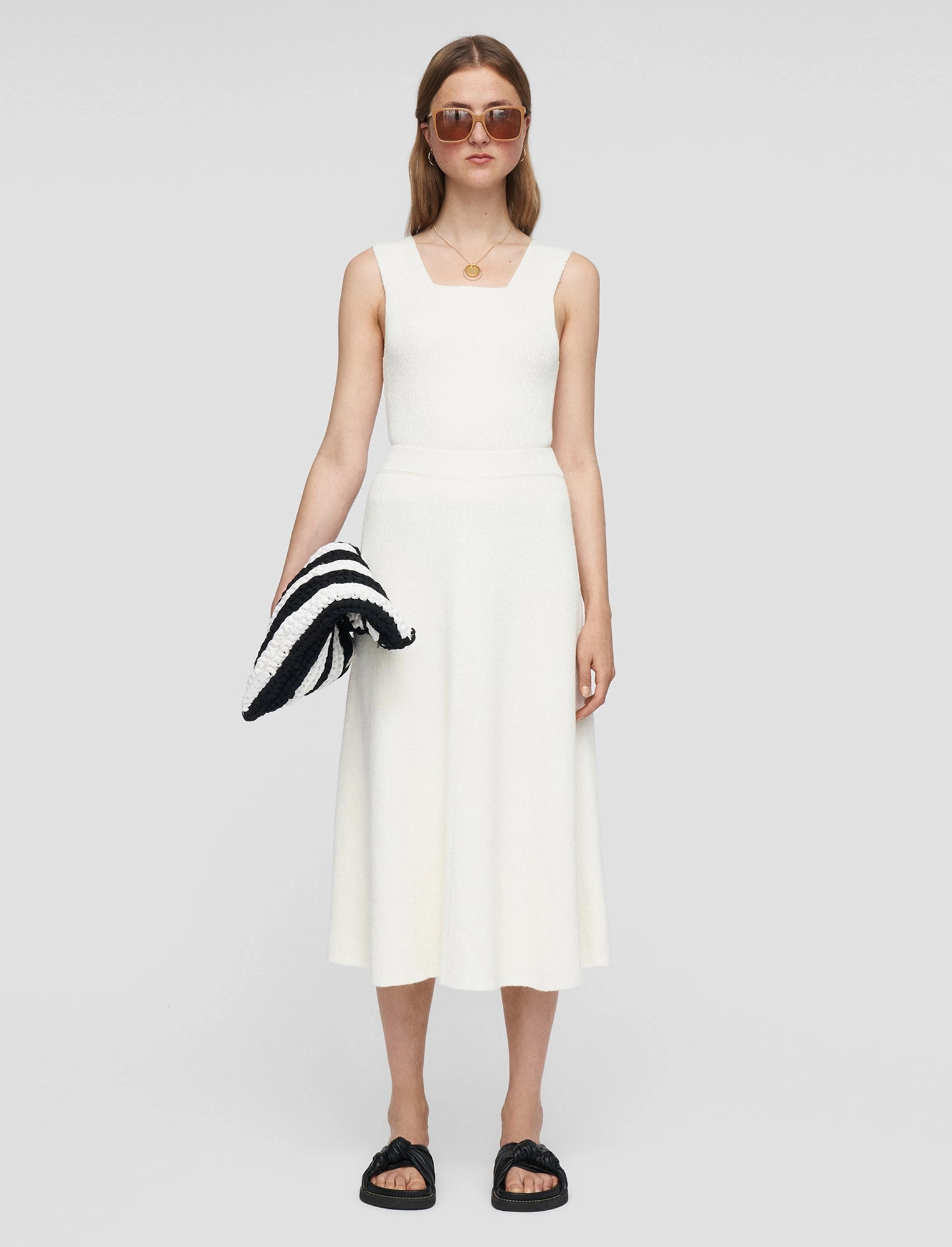 Linen Cardigan Stitch Skirt Lifestyle Look