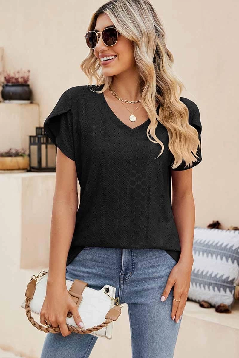PUNCHING LACE TULIP PUFF V NECK T-SHIRTS Placket Detailing Flatlock stitching