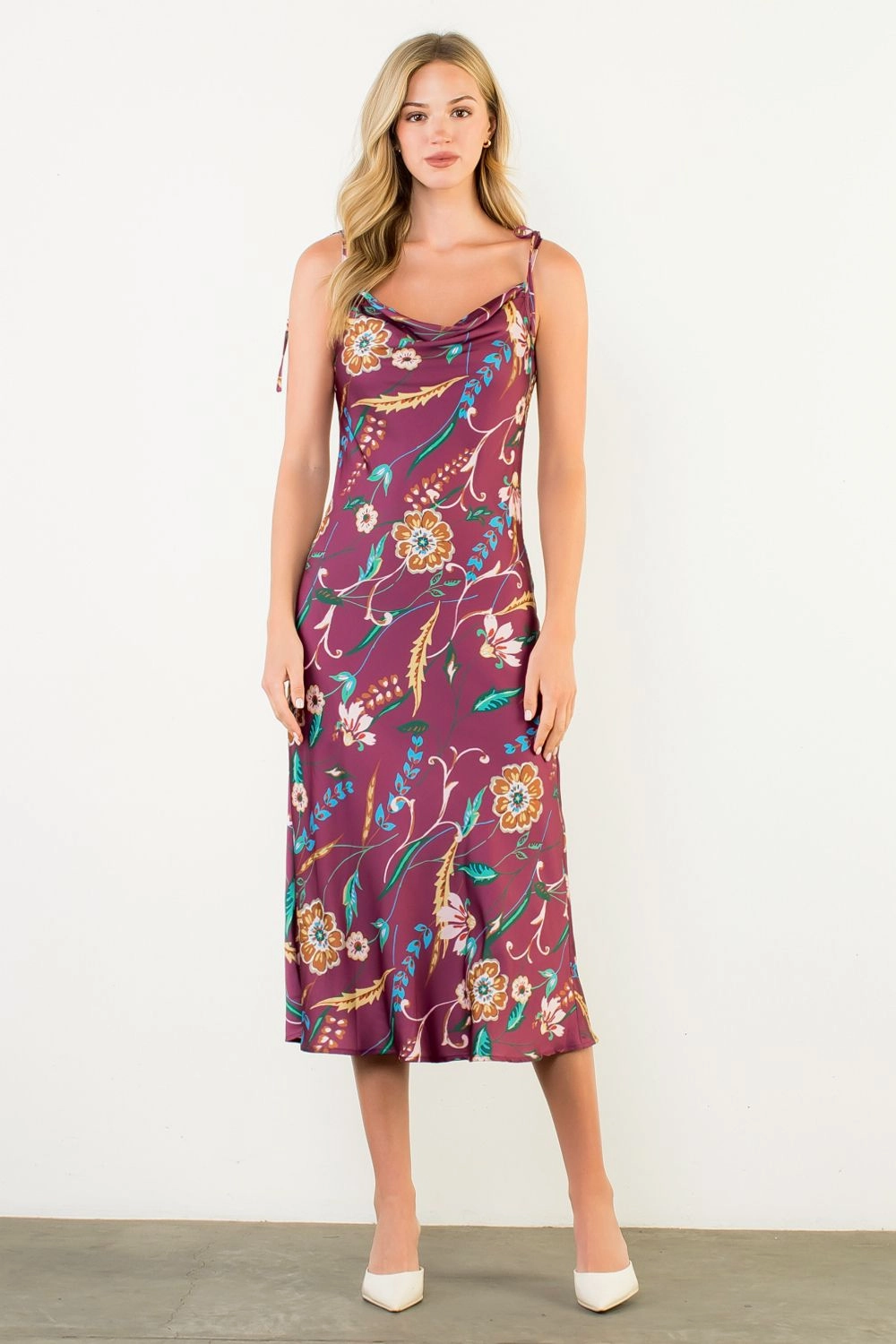 TIE STRAP FLORAL SLIP DRESS soft fit