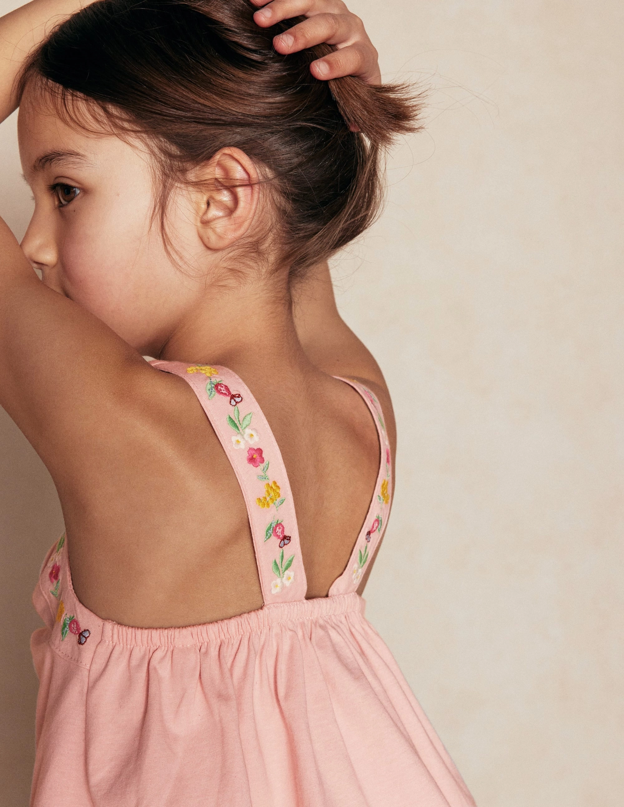 SlimFitAdaptation Embroidered Sleeveless Top-Chalk Pink