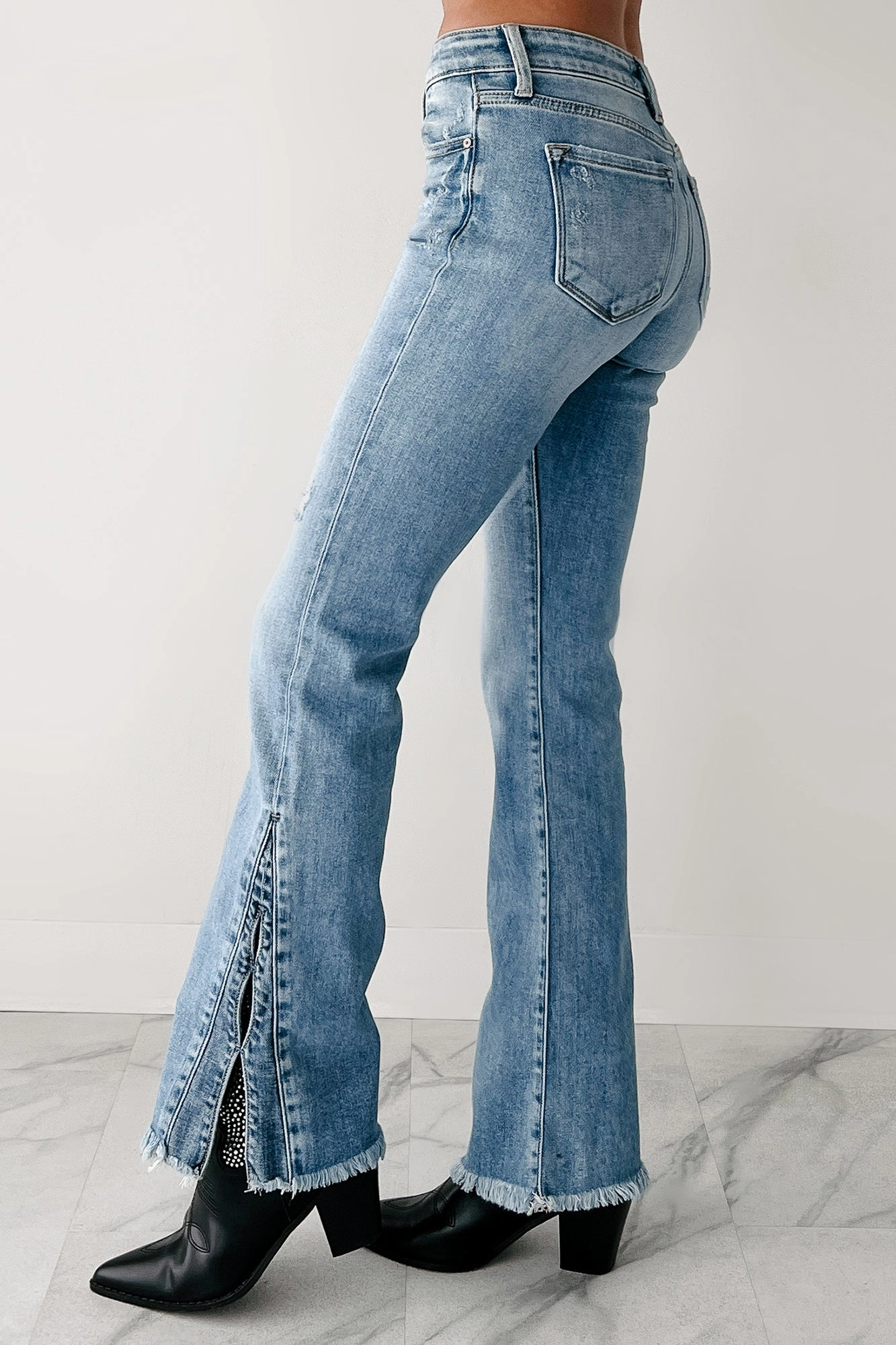 Finn Mid Rise Split Hem Kancan Jeans (Medium) Ready For Action Anti Odor Technology