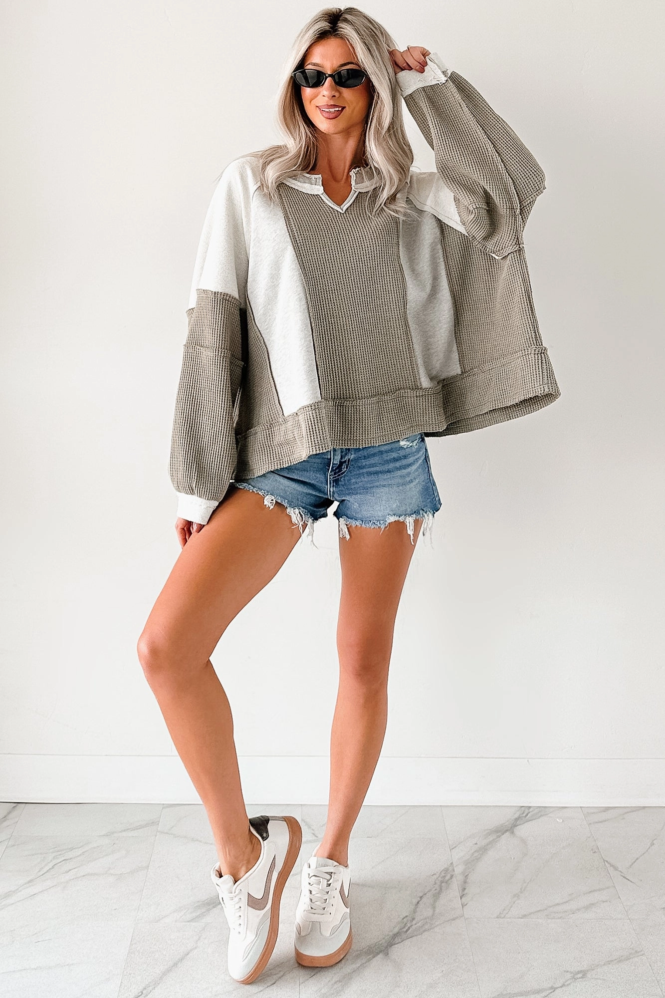 Ergonomic Shoulder Shape Comfort Goals Contrast Knit POL Top (Grey/Multi)