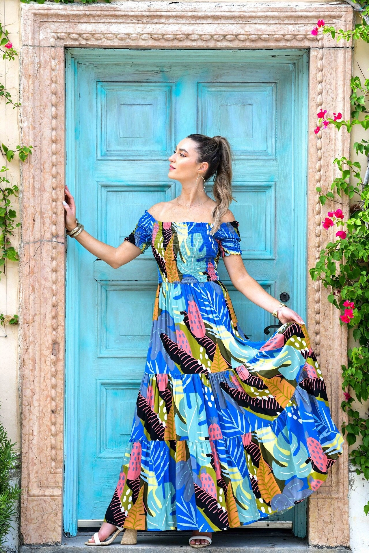 Mystique Dress / Blue Balanced Tones Standout Feature