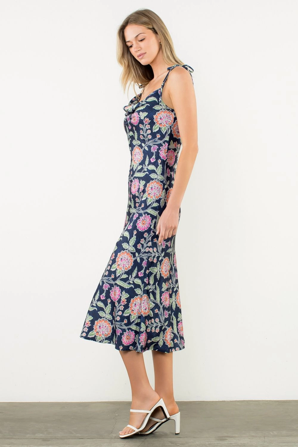 Sophisticated Wear Balanced Shape TIE STRAP FLORAL SLIP DRESS