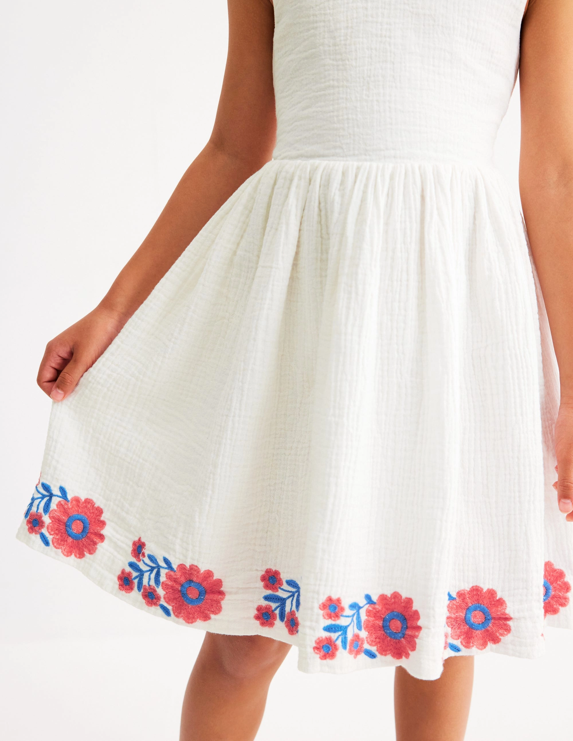 Harper Cross-Back Dress-White Embroidered High-Fashion Elegant Mood