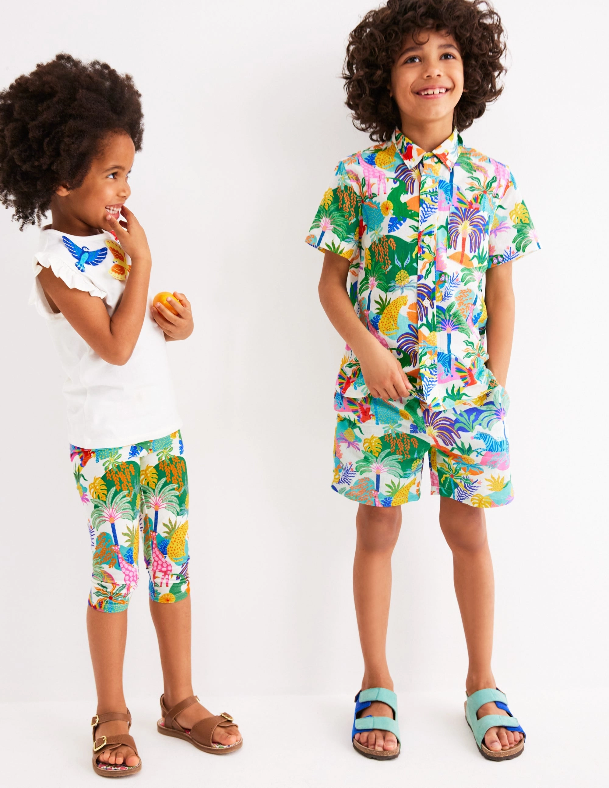 Microfiber Blend Fabric Freestyle Fit Cotton Linen Shorts-Ivory Multi Jungle