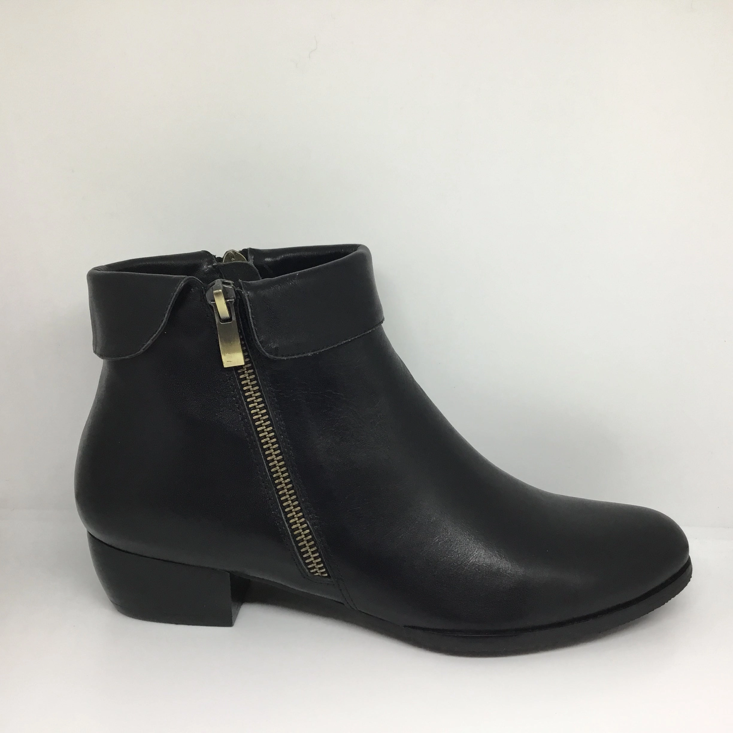 Isabella Marley Twin Zip Black Leather boot Trail grip Comfort Laces