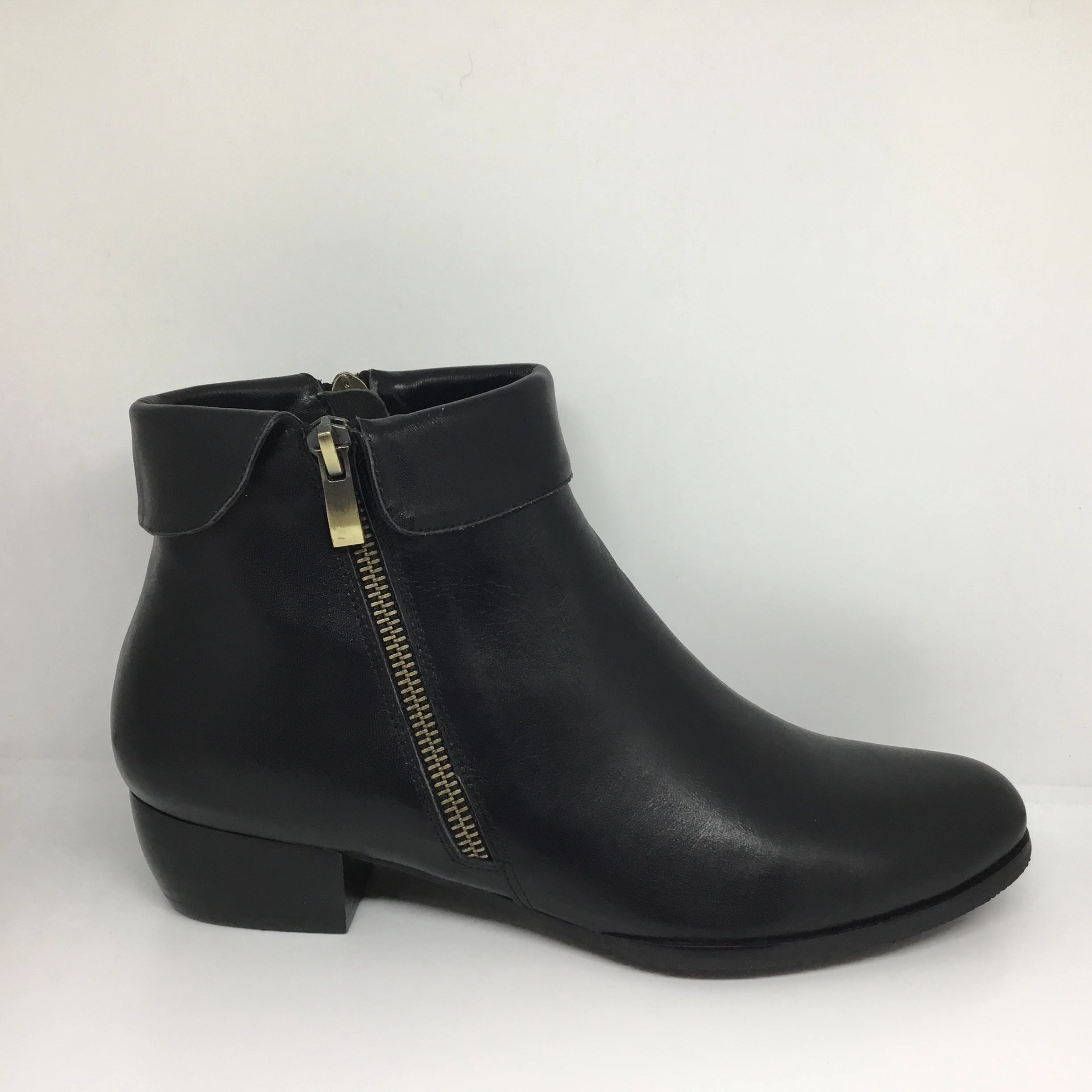 Soft Inner Lining Isabella Marley Twin Zip Black Leather boot