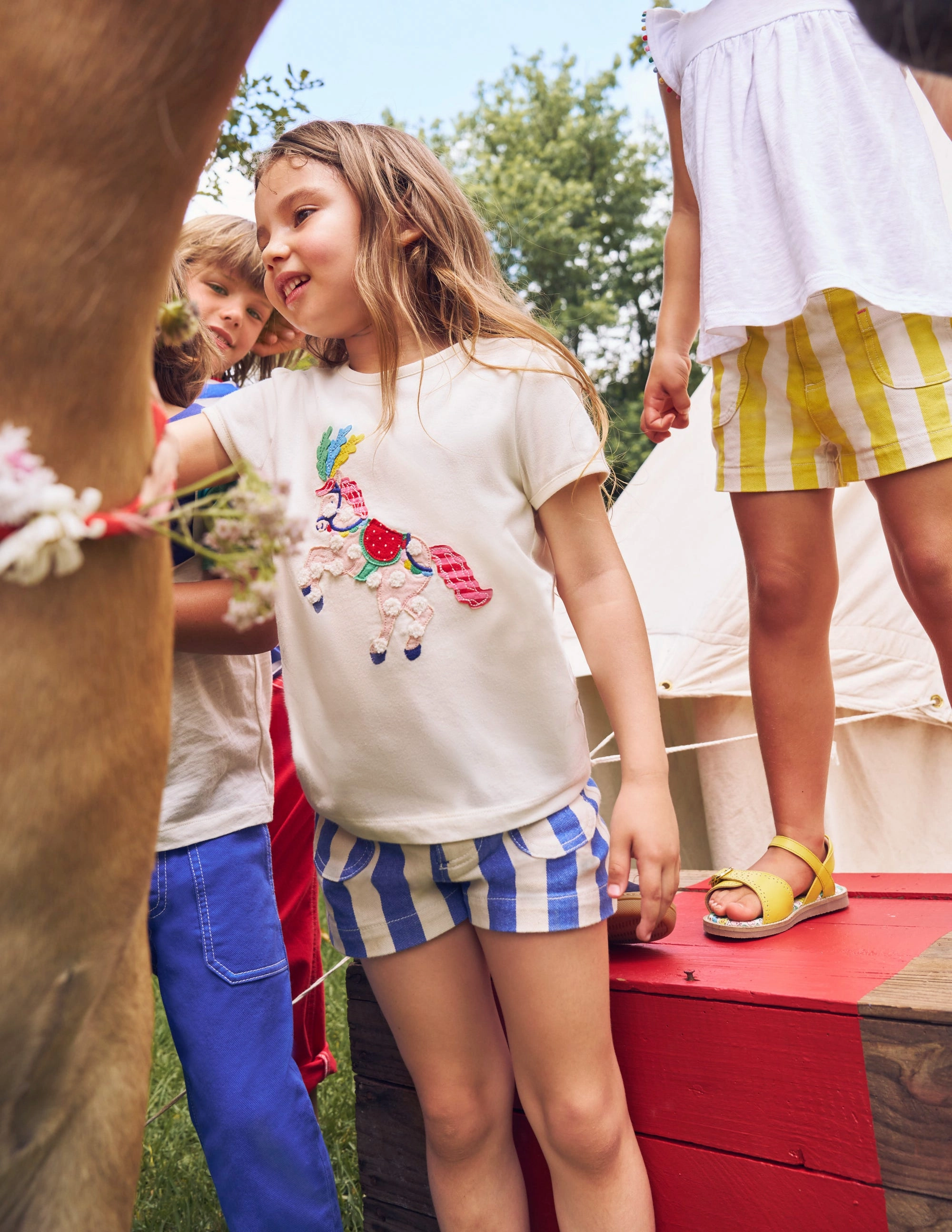 Moisture wicking Puff Sleeve Applique Top-Soft Ivory Horse