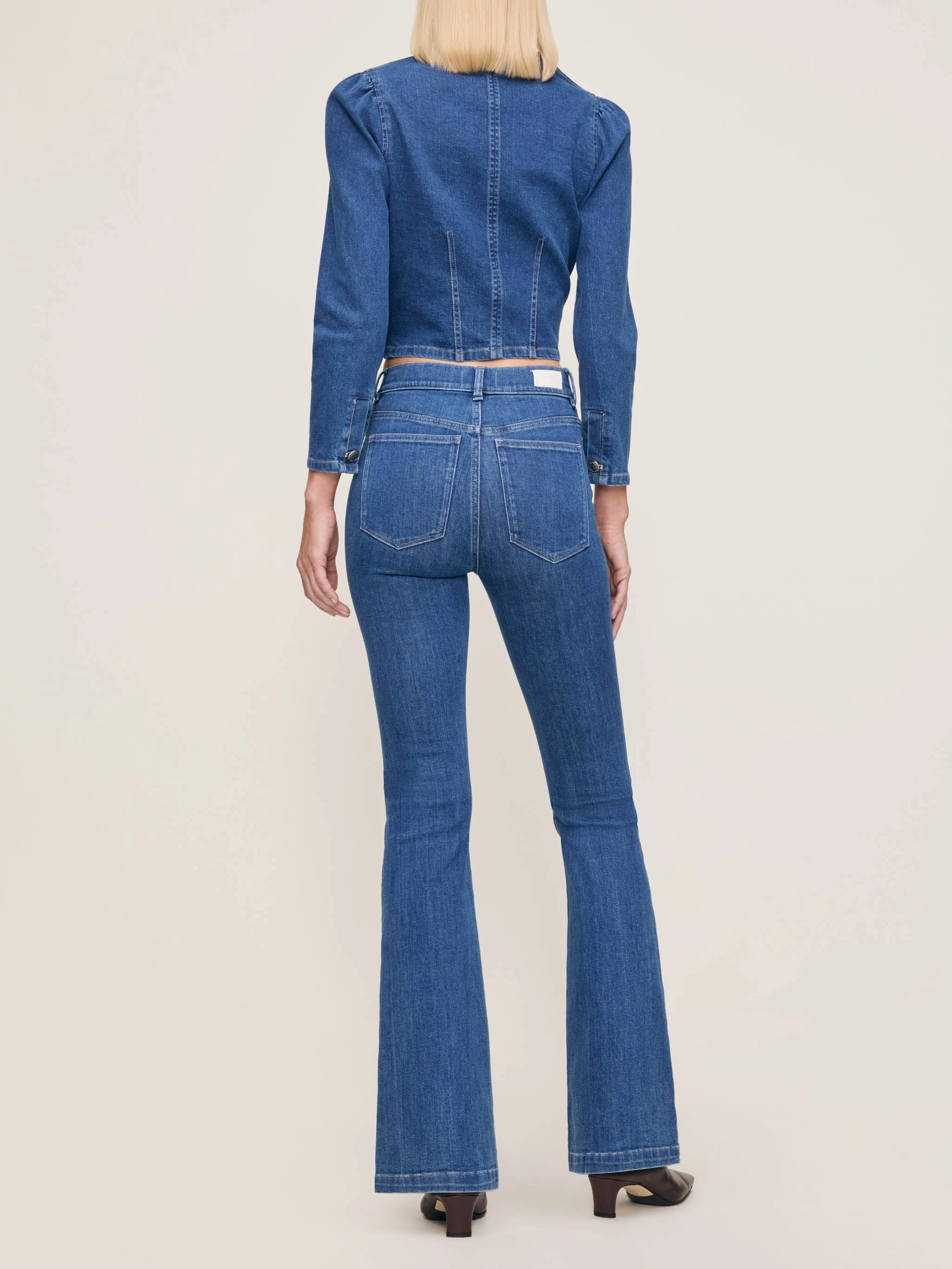 SCULPTED TOP Layered Neckline Details