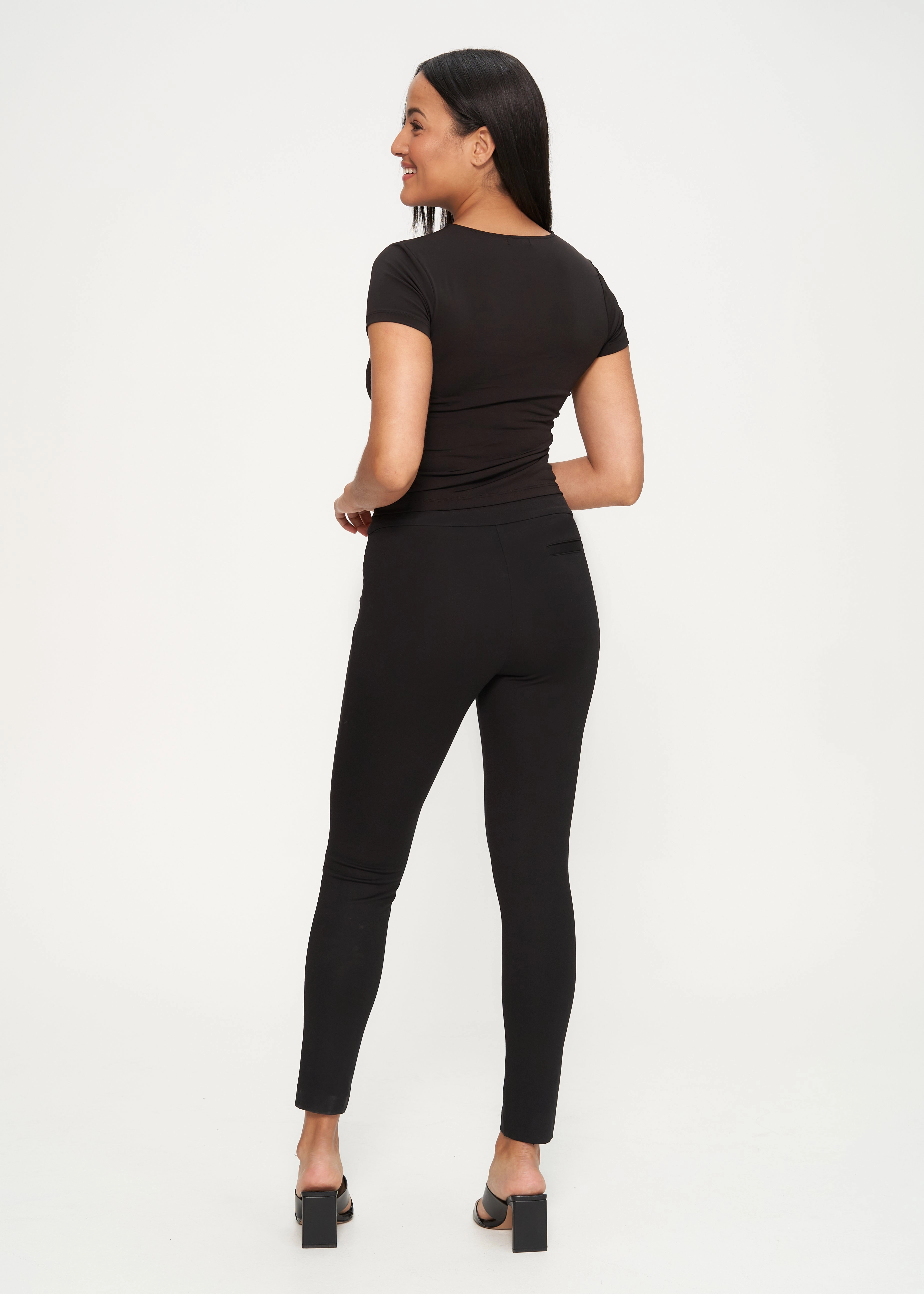 Low Bulk Design Alyssa Black Ponte Skinny Pant