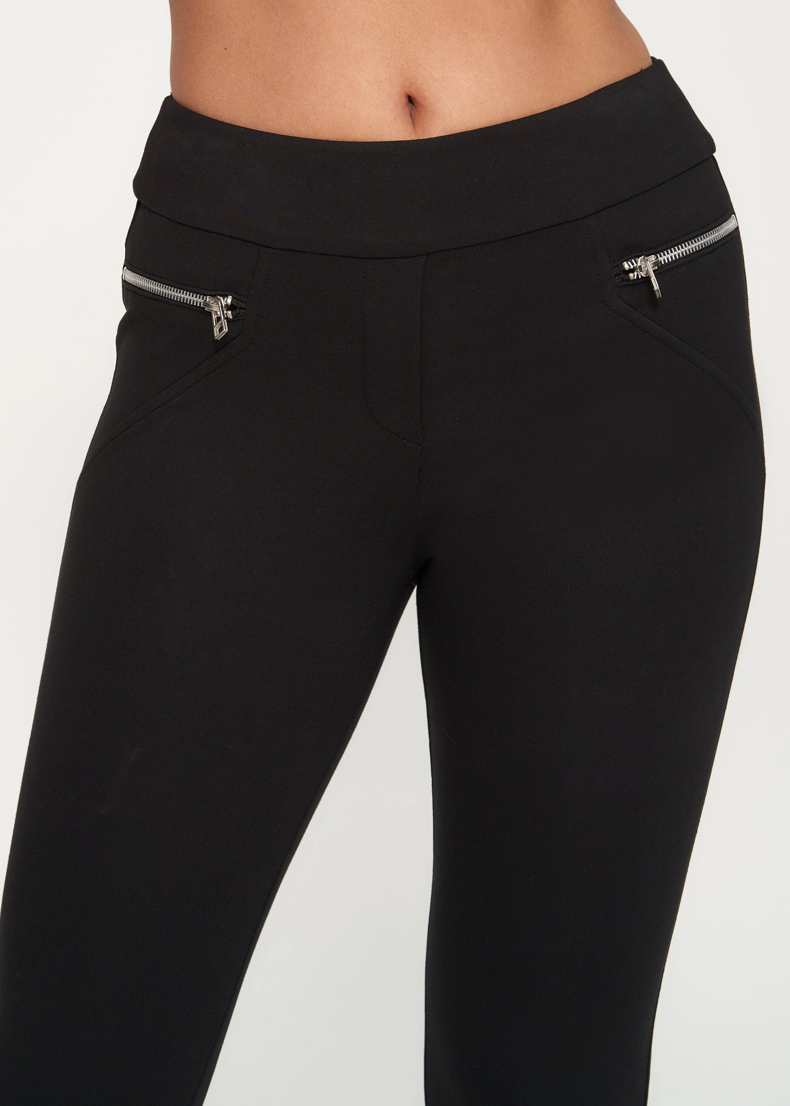 Alyssa Black Ponte Skinny Pant Comfy Motion Packable design