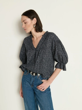 Minimalist Collar SCARLET PINTUCK BLOUSE