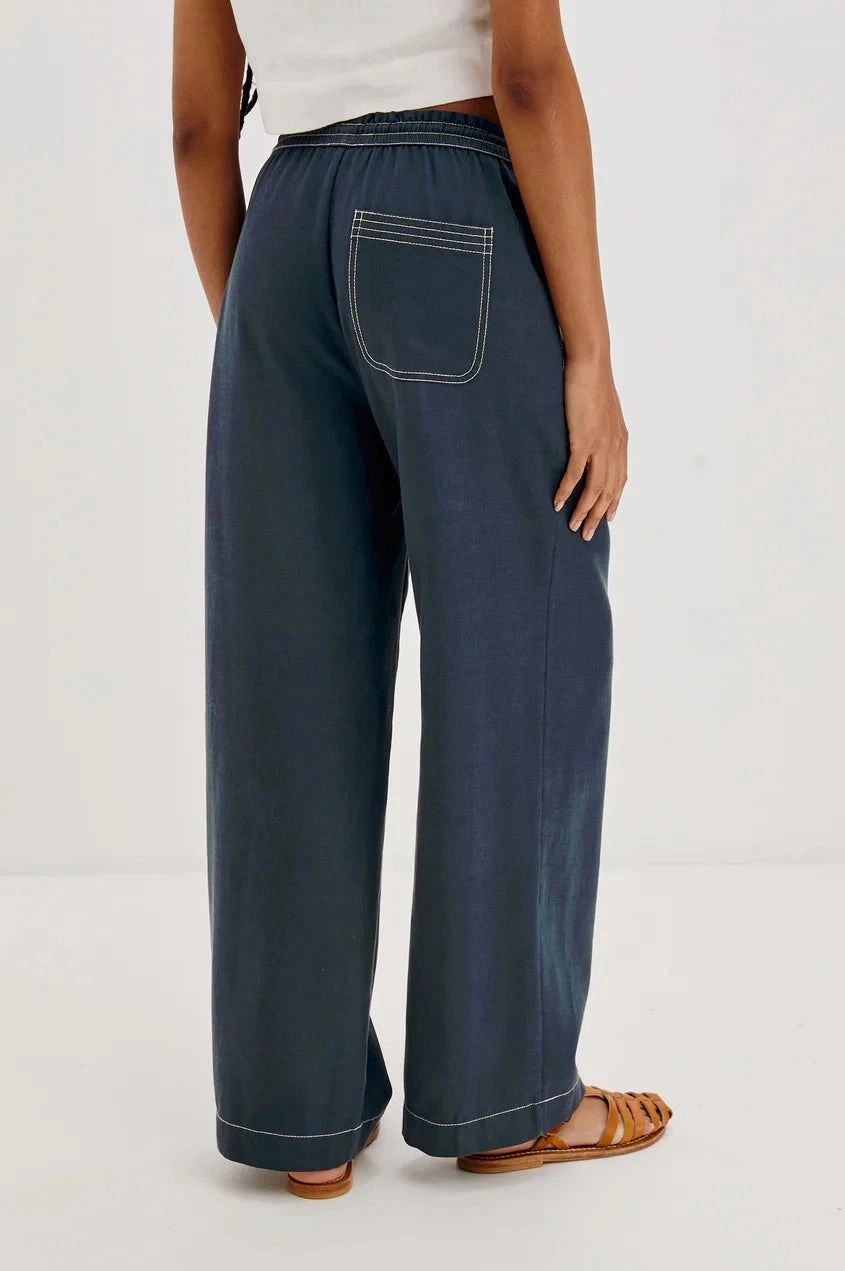Minimal Vibe Layer-Friendly Fit Campo Pant Navy