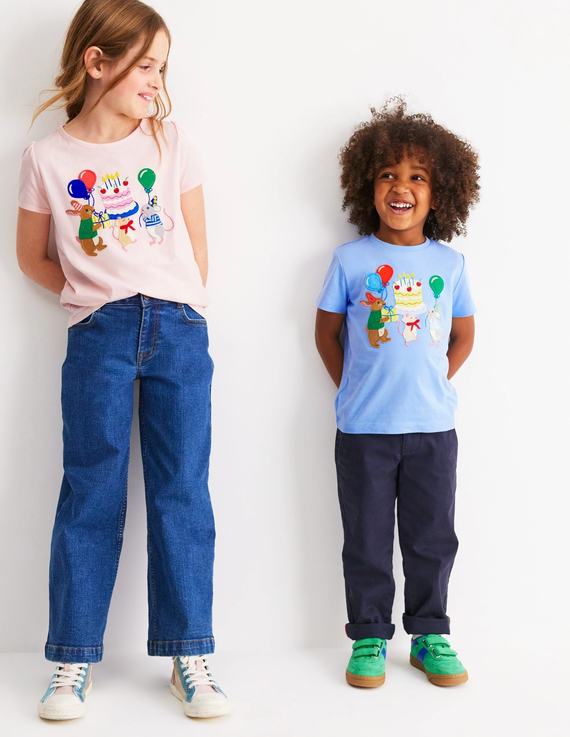 All-Purpose Wear Short Sleeve Appliqu T-shirt-Glacier Blue Birthday Bunnies