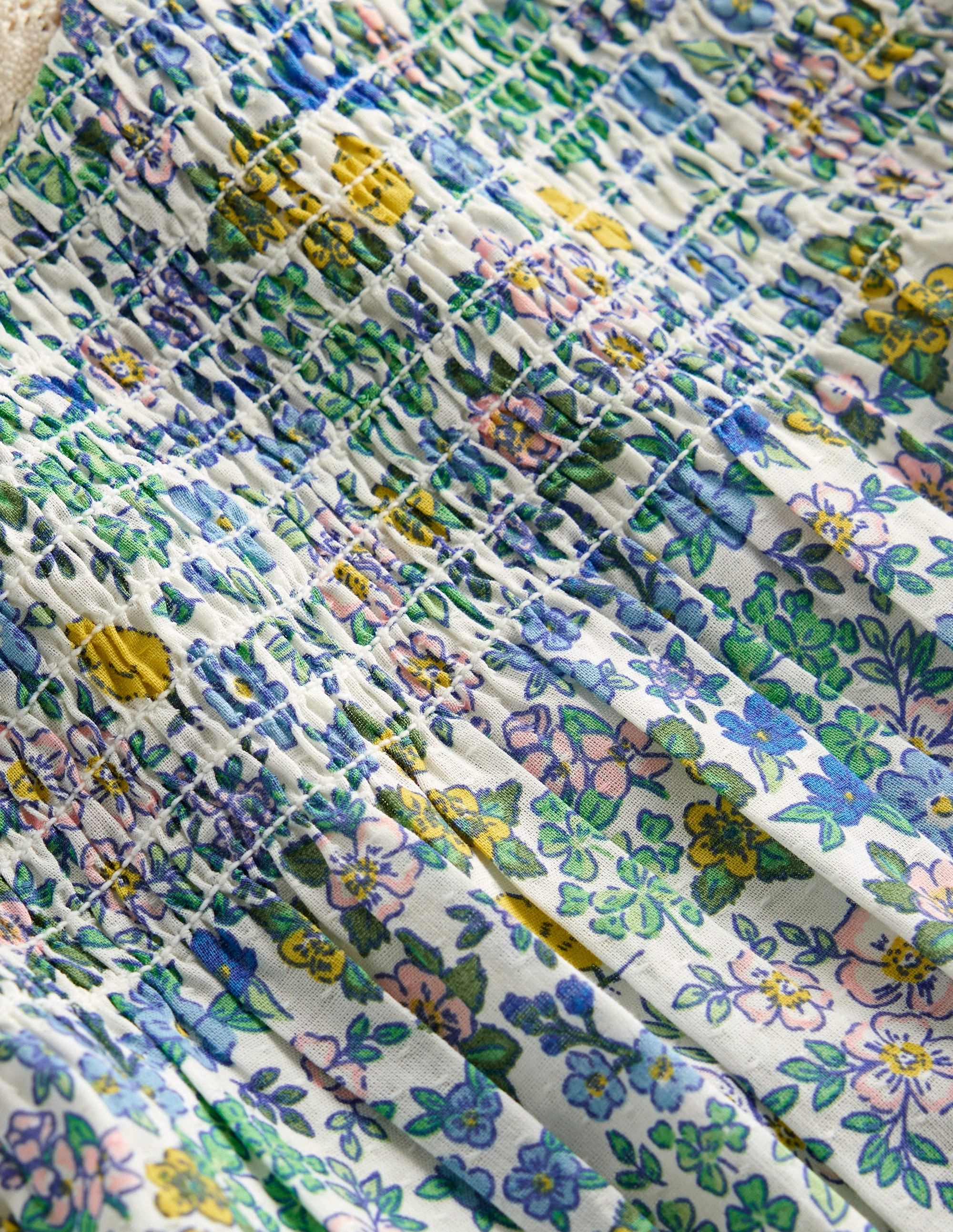 Elasticated Hem Comfortable Fabric Smocked Ruffle Blouse-Vanilla White Chick Floral