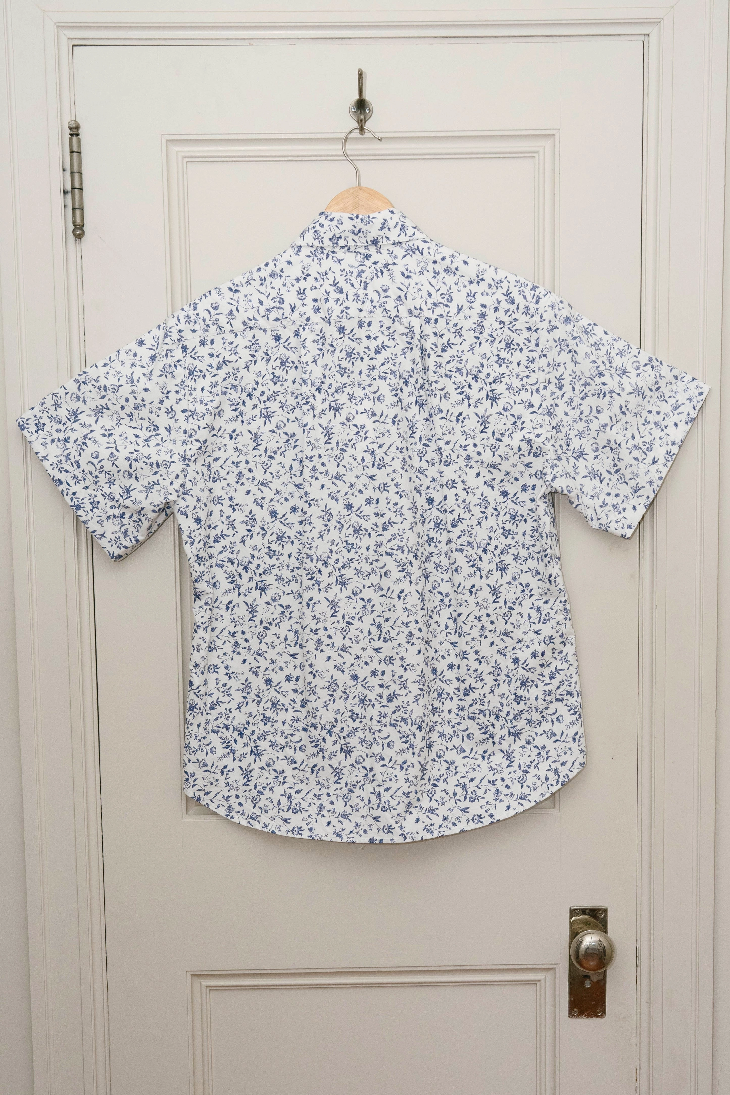 Trev Button Down (Sizes S, M) Non Chafing Edges Abrasion Resistant Fabric