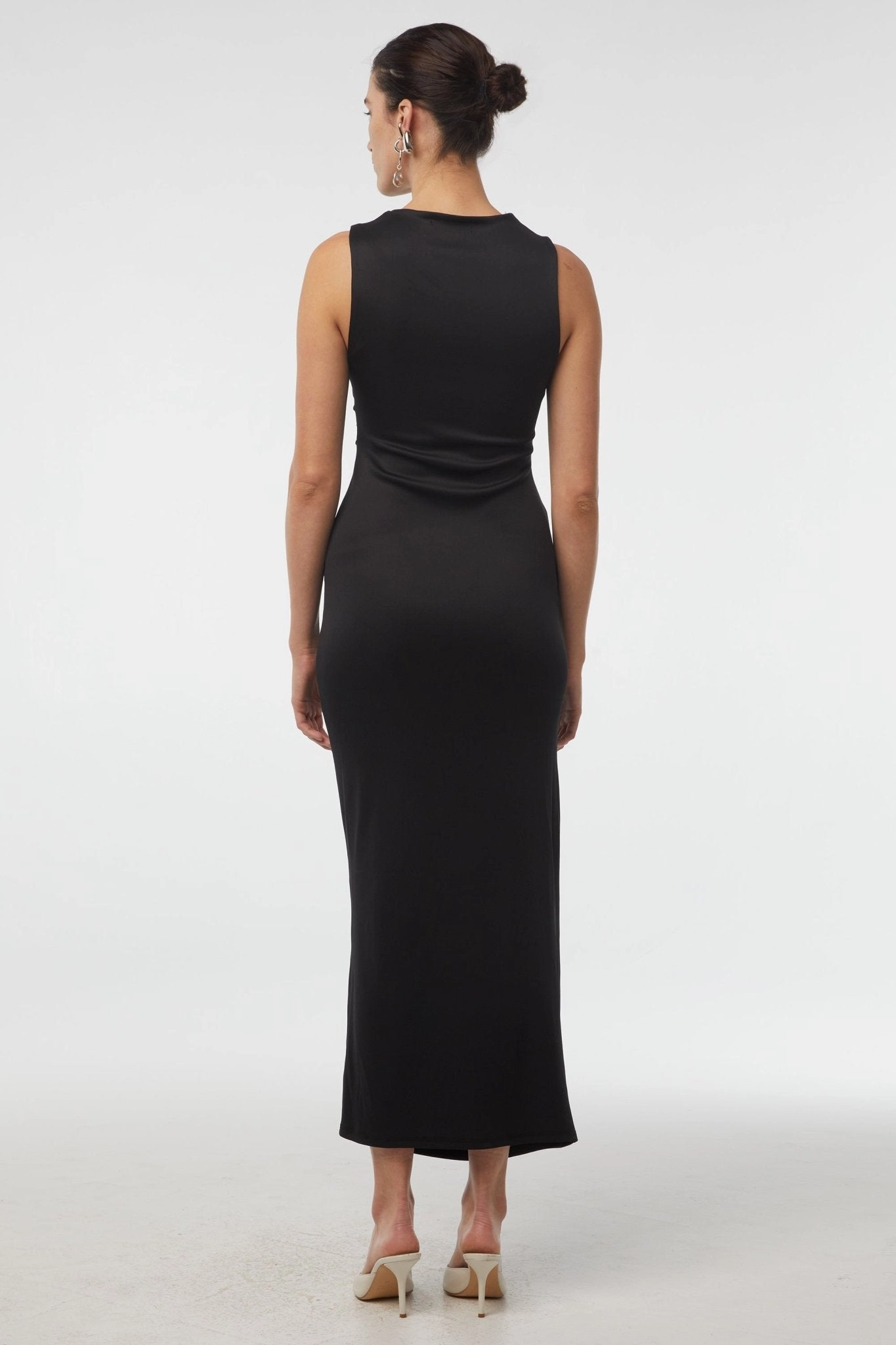 EMMET DRESS light layering V Neckline