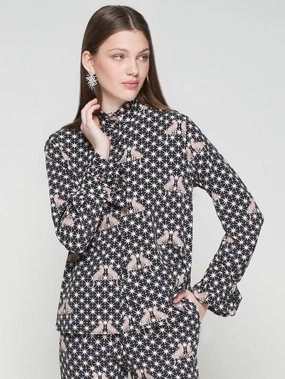 STAR SHIRT High Collar Design Drop Shoulder Silhouette