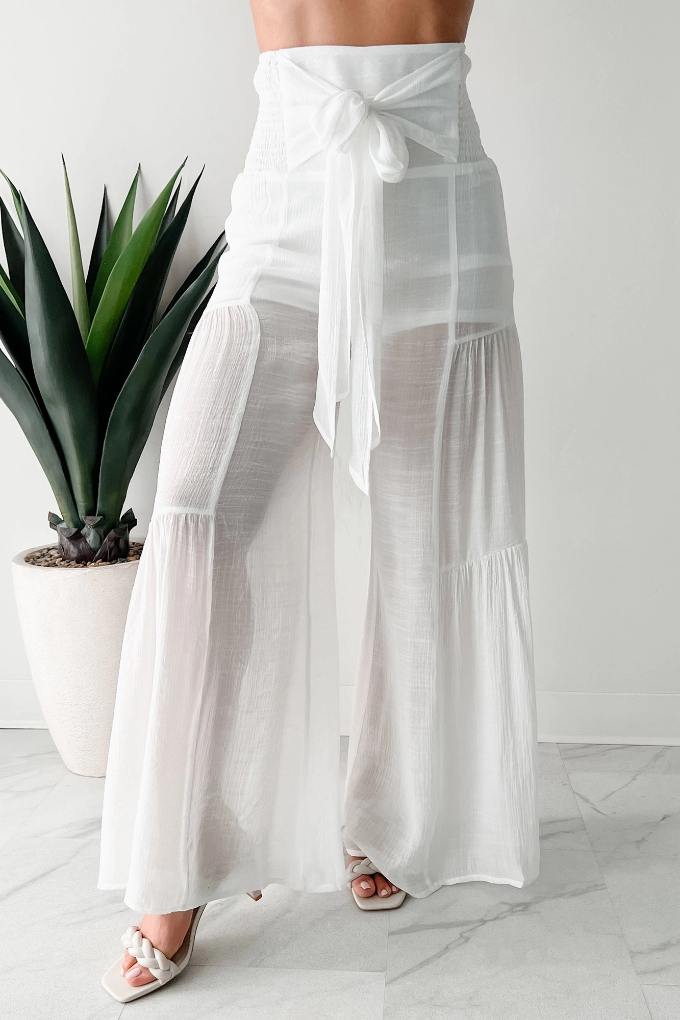 Ultra Soft Inner Layer That Time Of Year Tiered Flowy Pants (White)