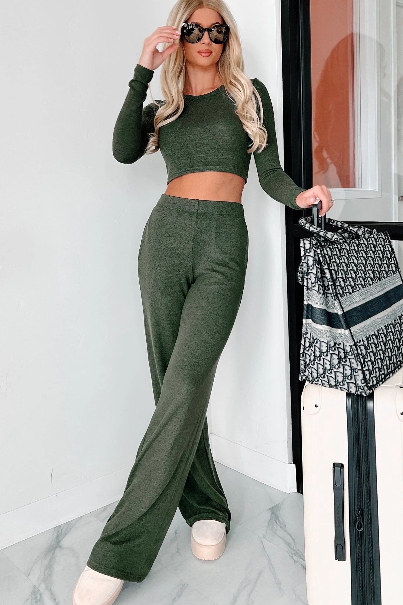 Simple Pullover Moisture Wicking Fabric Asa Heathered Knit Crop Top & Pants Set (Olive)