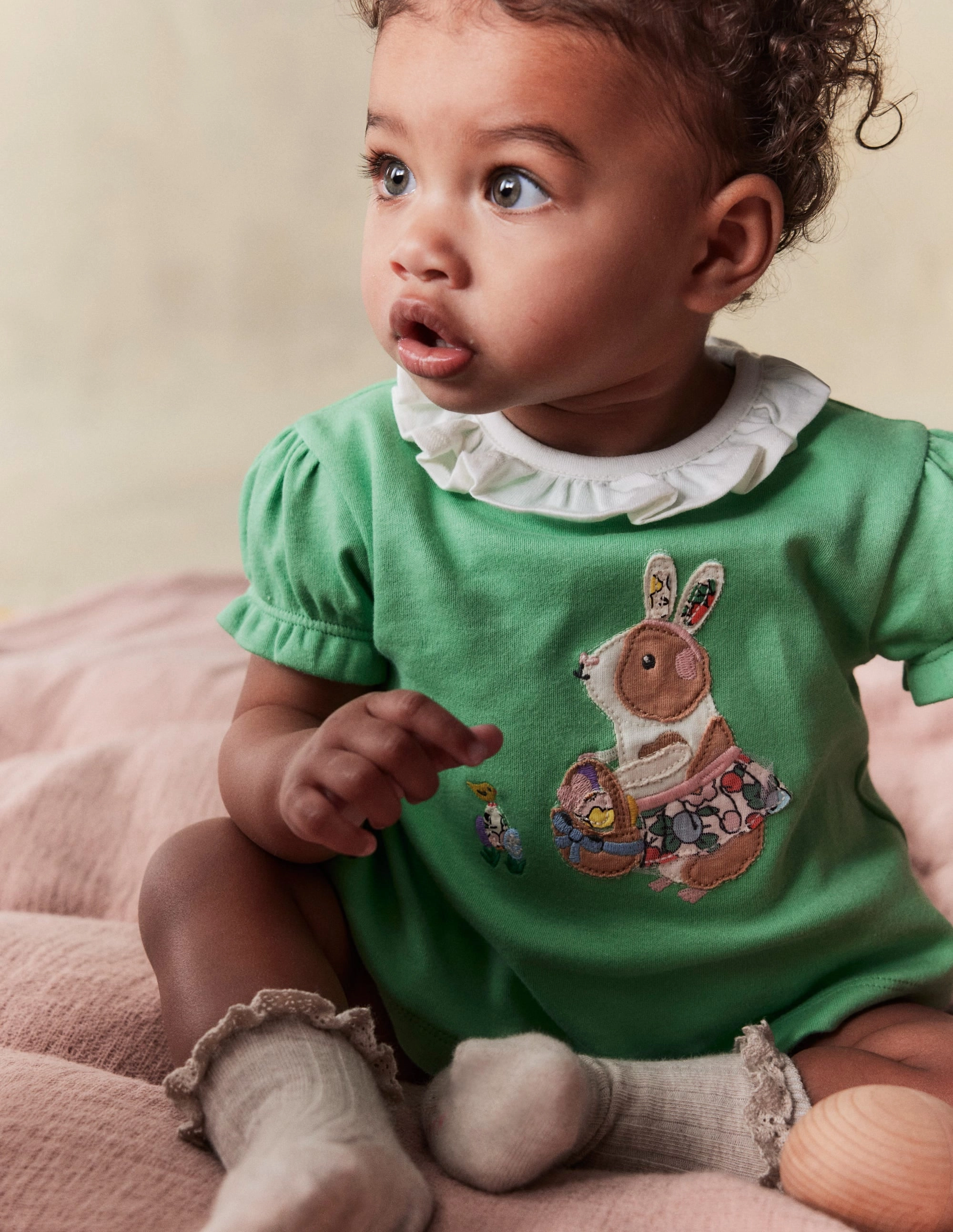 Sporty Sweatshirt Ruffle Neck T-Shirt-Green Guinea Pig