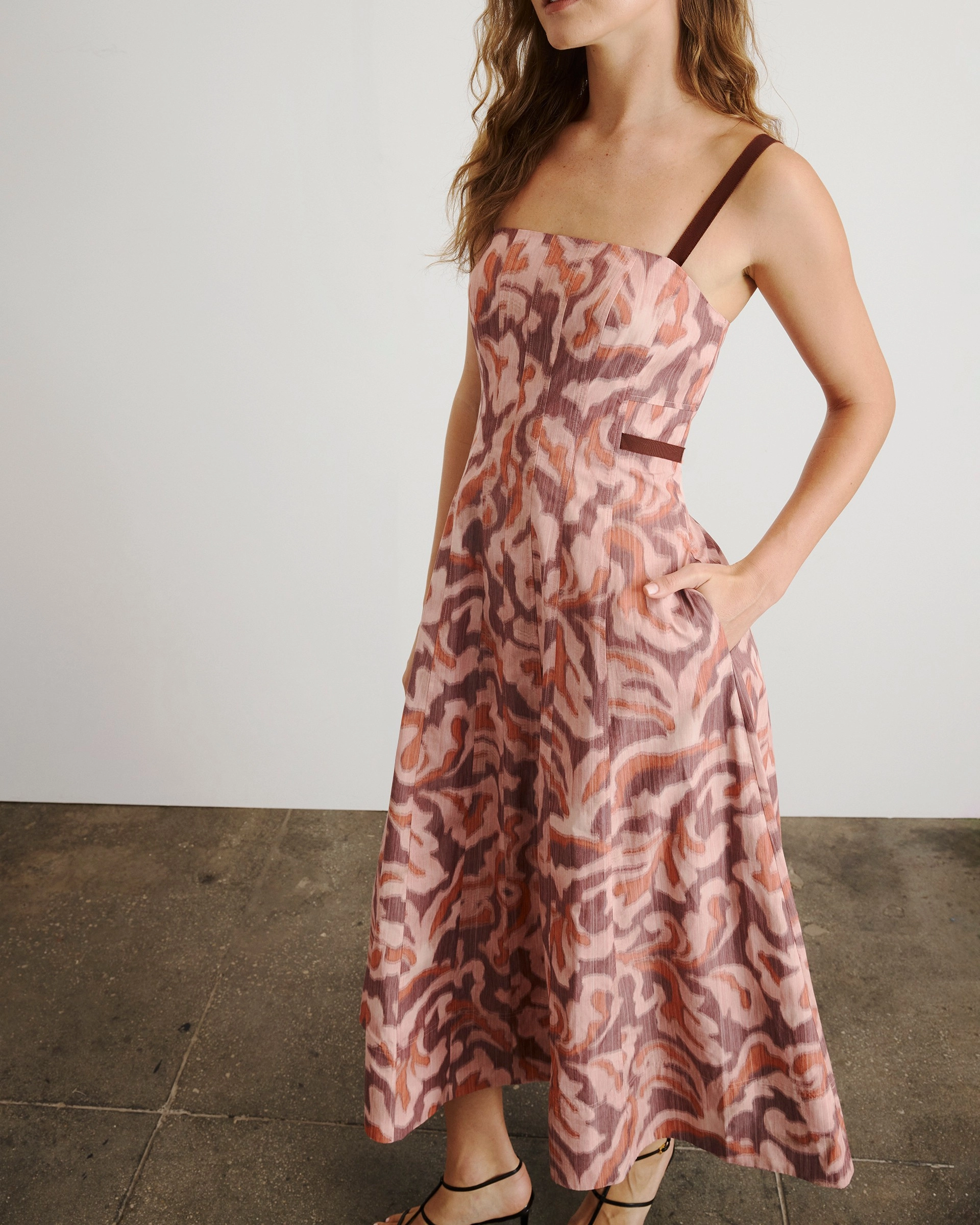 Shine Soft Mood Edge Tavia Dress