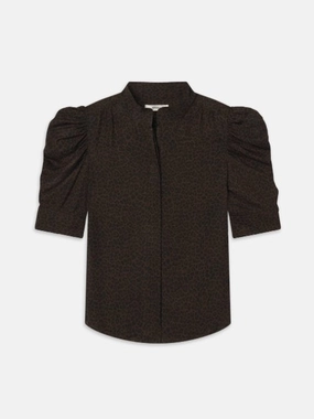 The Gillian Top Leopard Cozy Fit WrinkleResistant Fabric