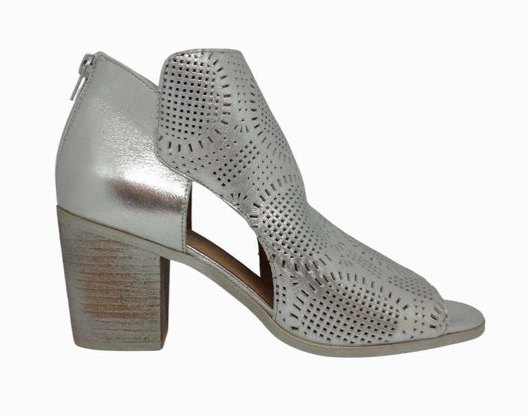 Top End Getit ~ Black ~ Tan ~ Silver Long distance