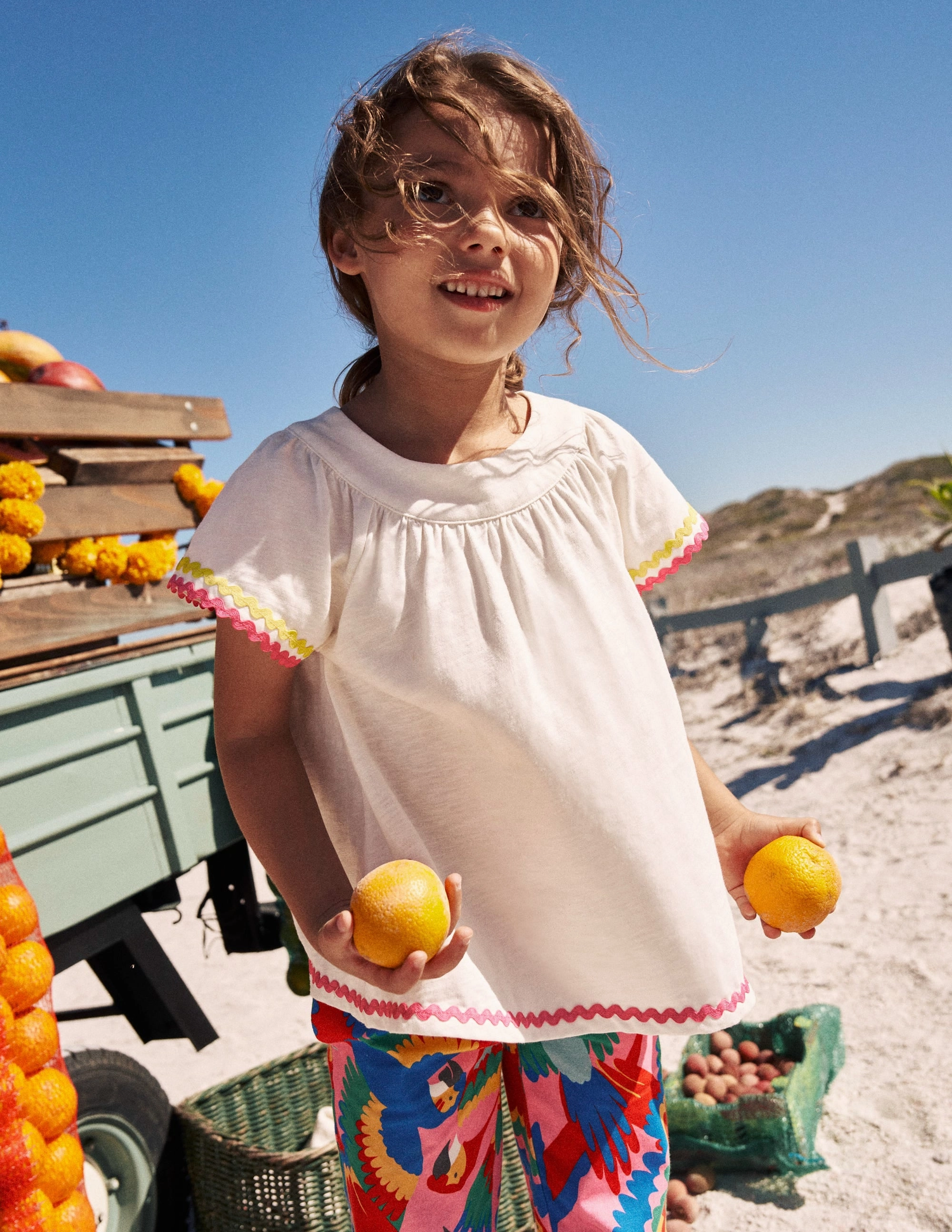 Trim Detail Pretty Top-Soft Ivory Friction Resistant Shoulder