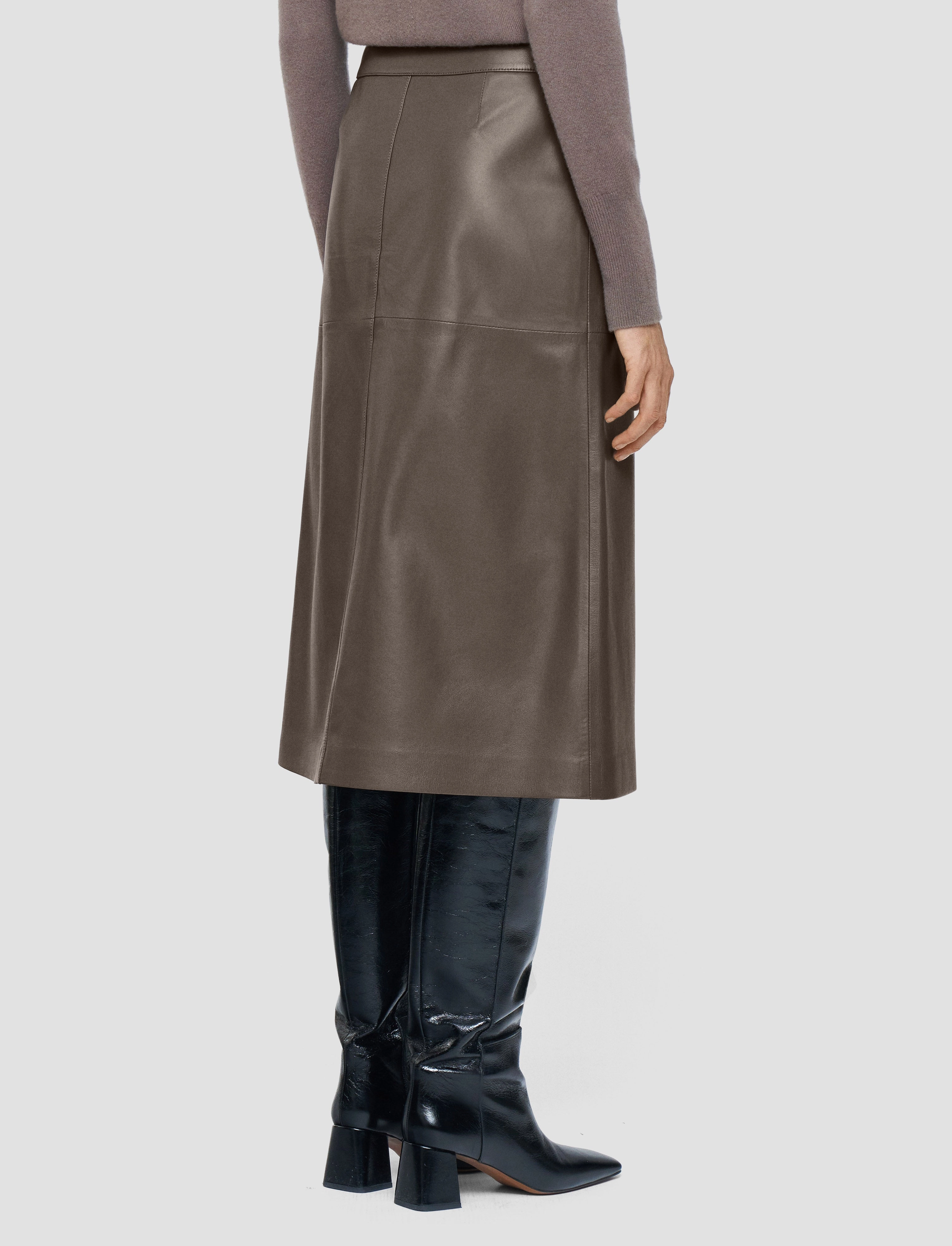 Svres Nappa Leather Skirt Calm Mood Chic Fit