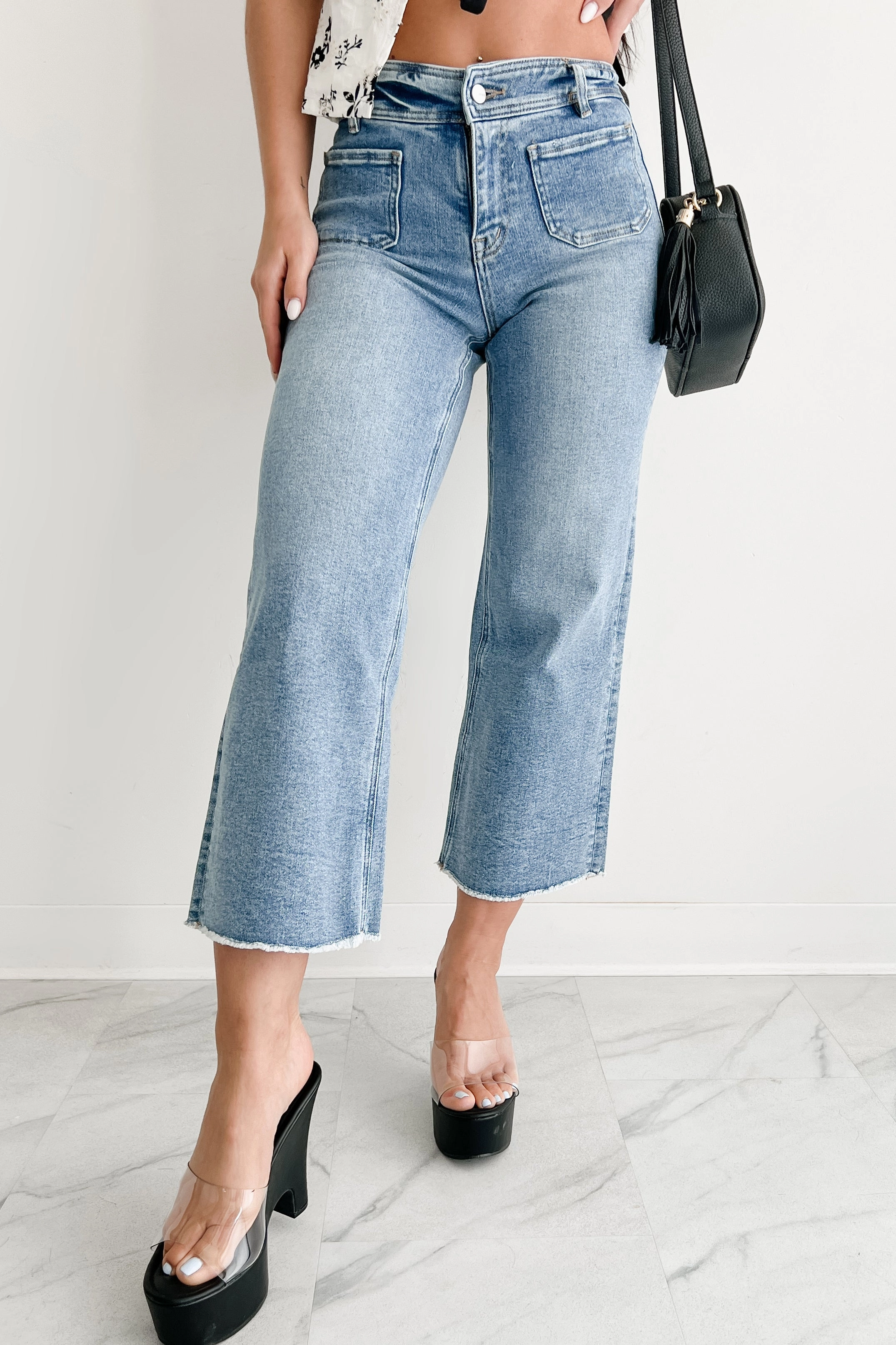 Comfortable Movement Body Ready Louisa Wide Cropped Mica Denim Jeans (Light Wash)