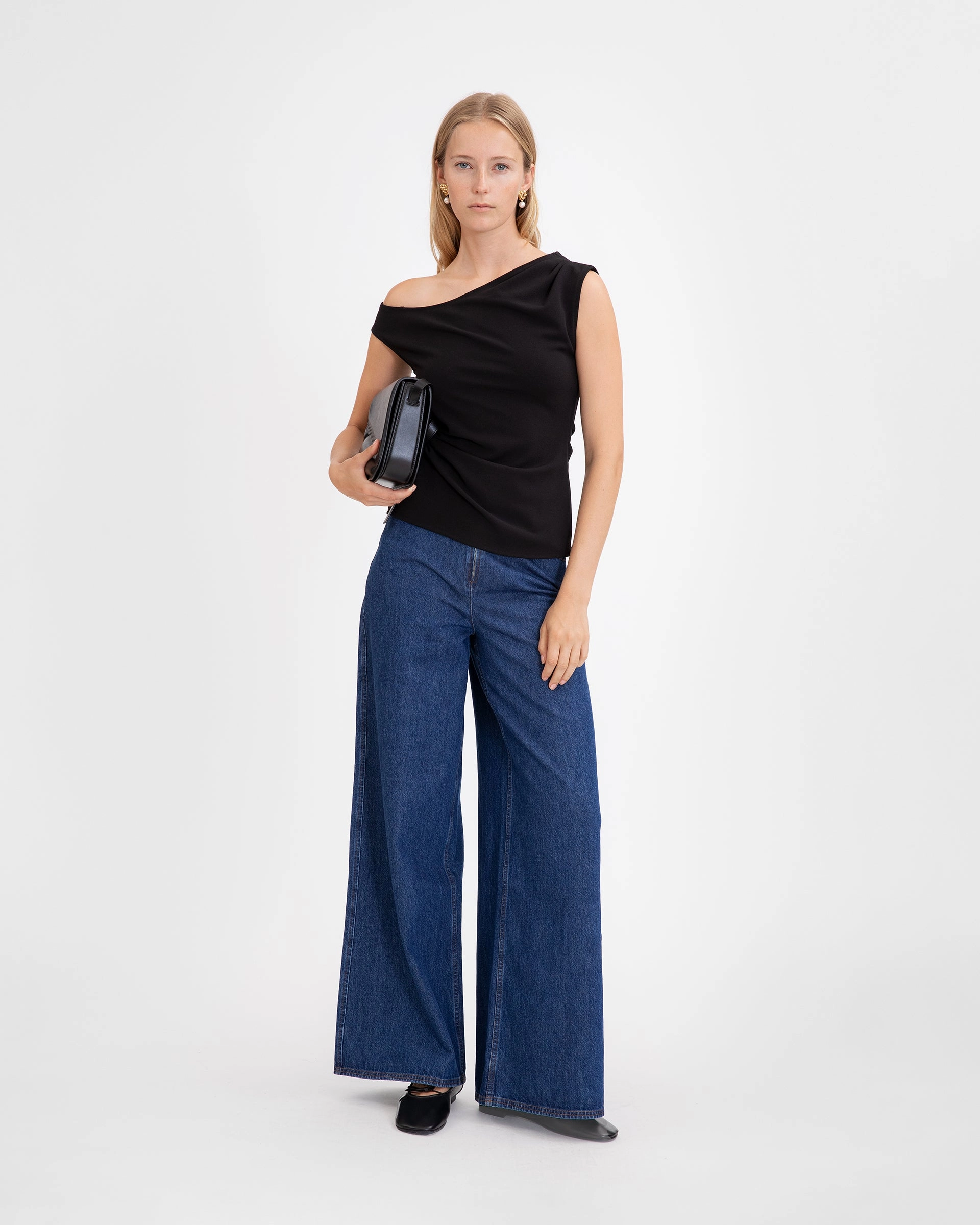 Gio Top Multi Panel Construction