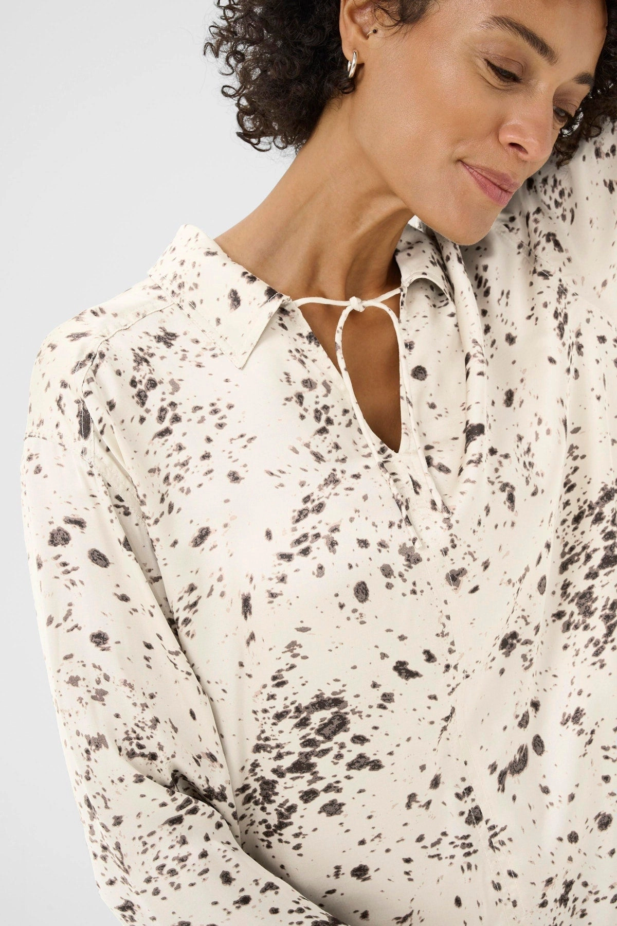 Anti Odor Treatment Casual Button-Down SHEENA BLOUSE