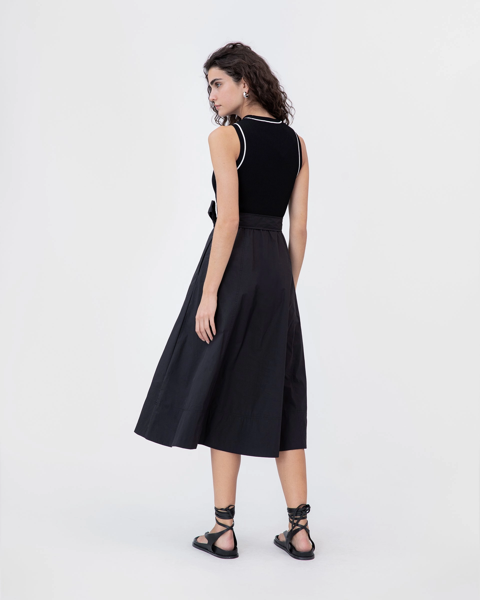 Devon Dress Pose Glow