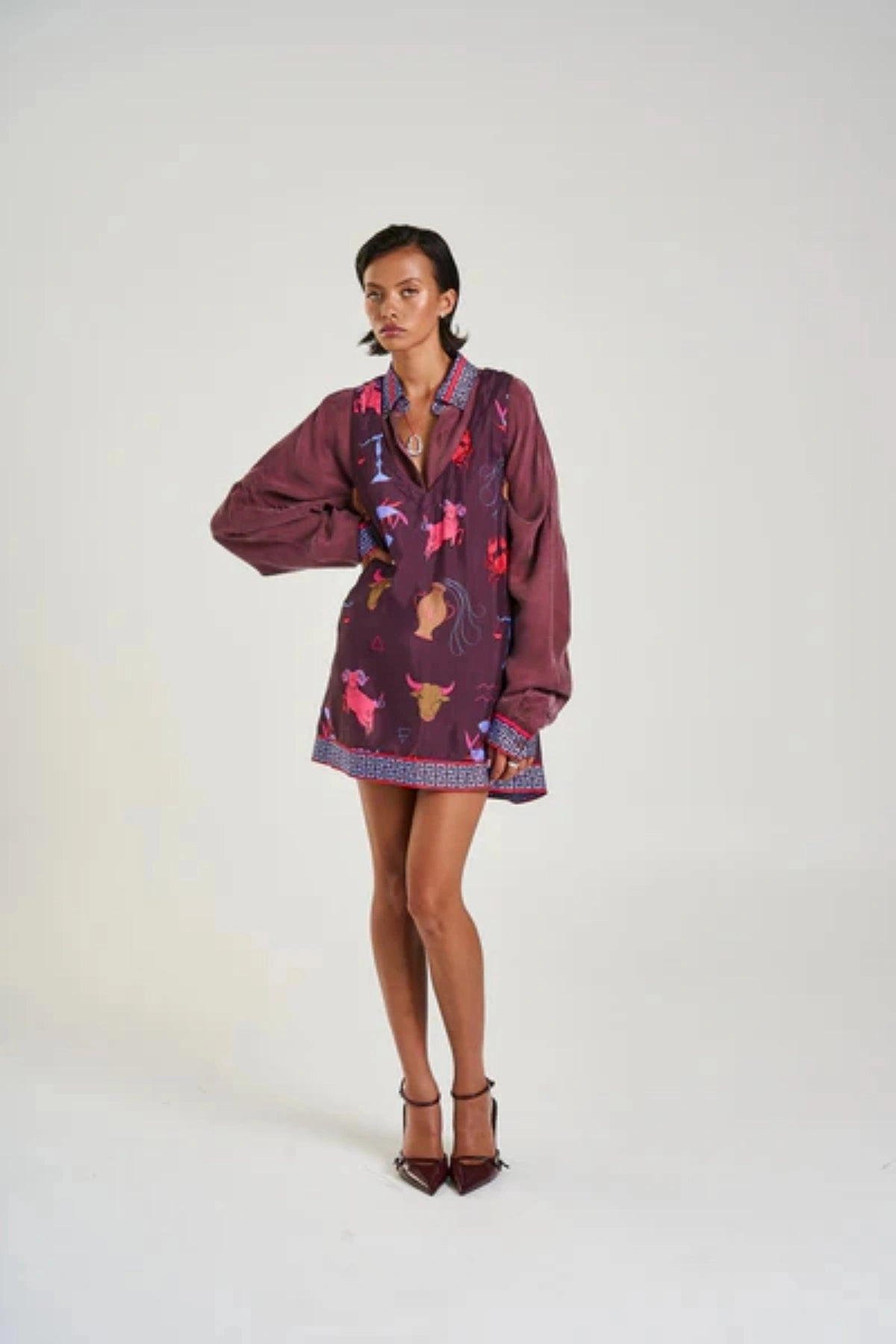 Light and Comfortable Wear V-Neck Shift Dress Zodiac Zod